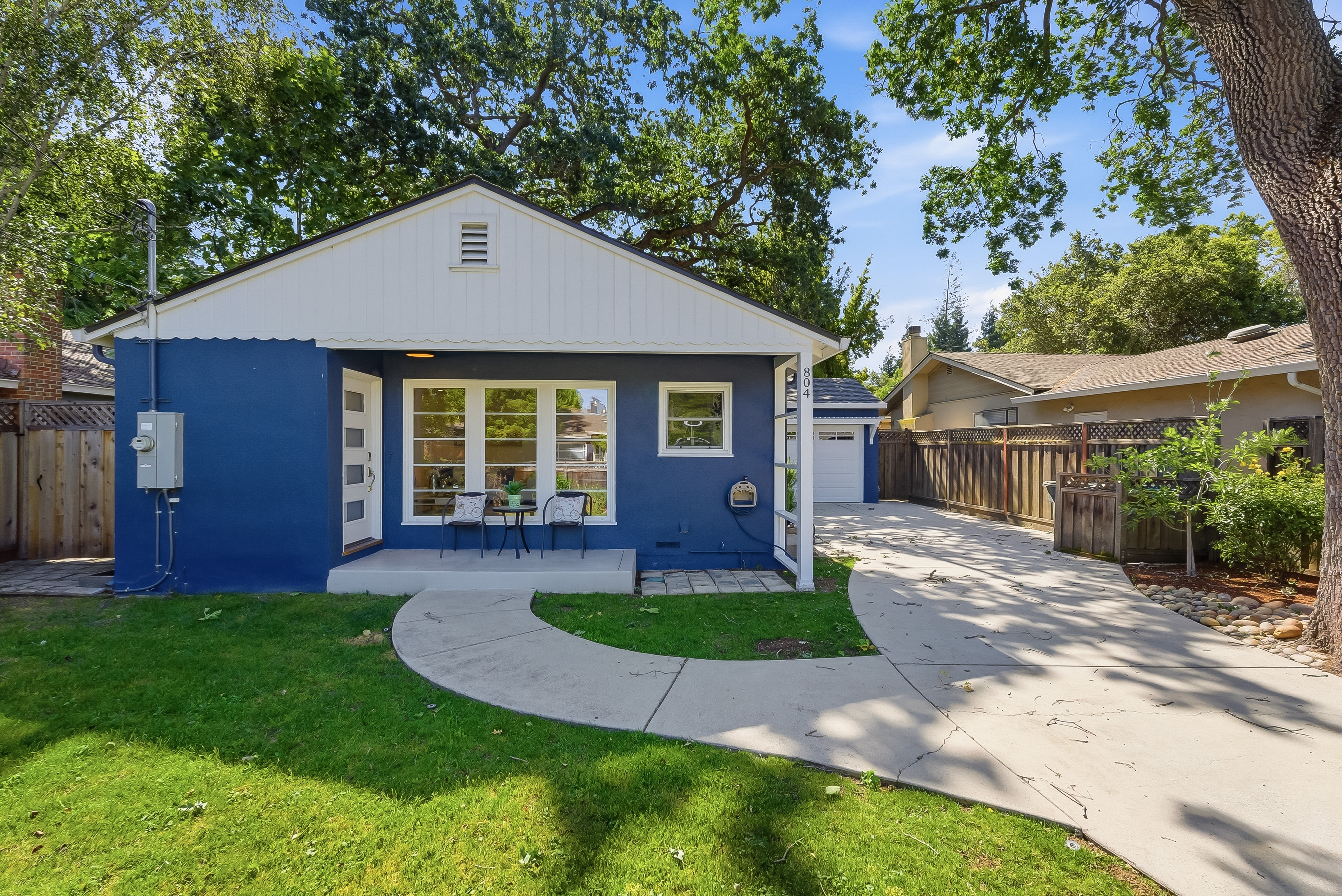  Modern Comfort & Backyard Bliss in North Fair Oaks - 物件實景