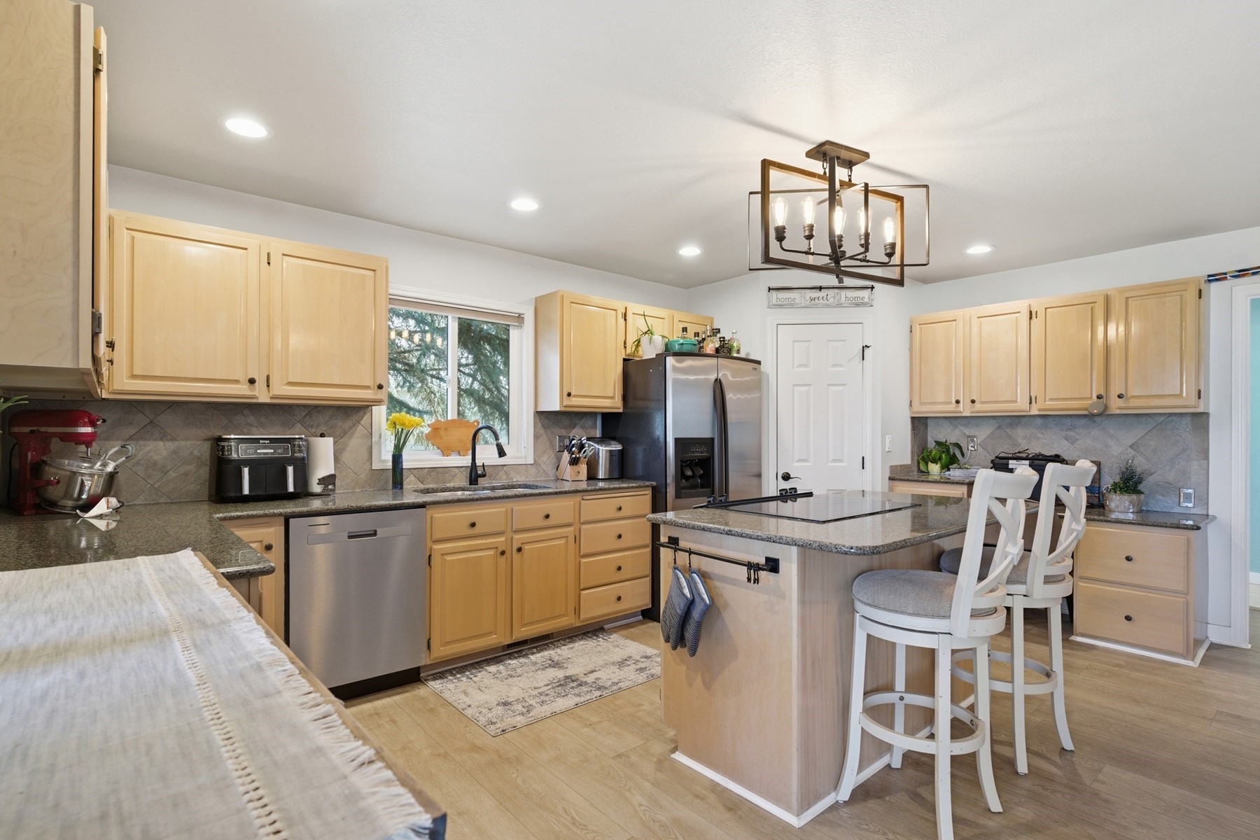  611 Ponder Point Dr - 物件實景