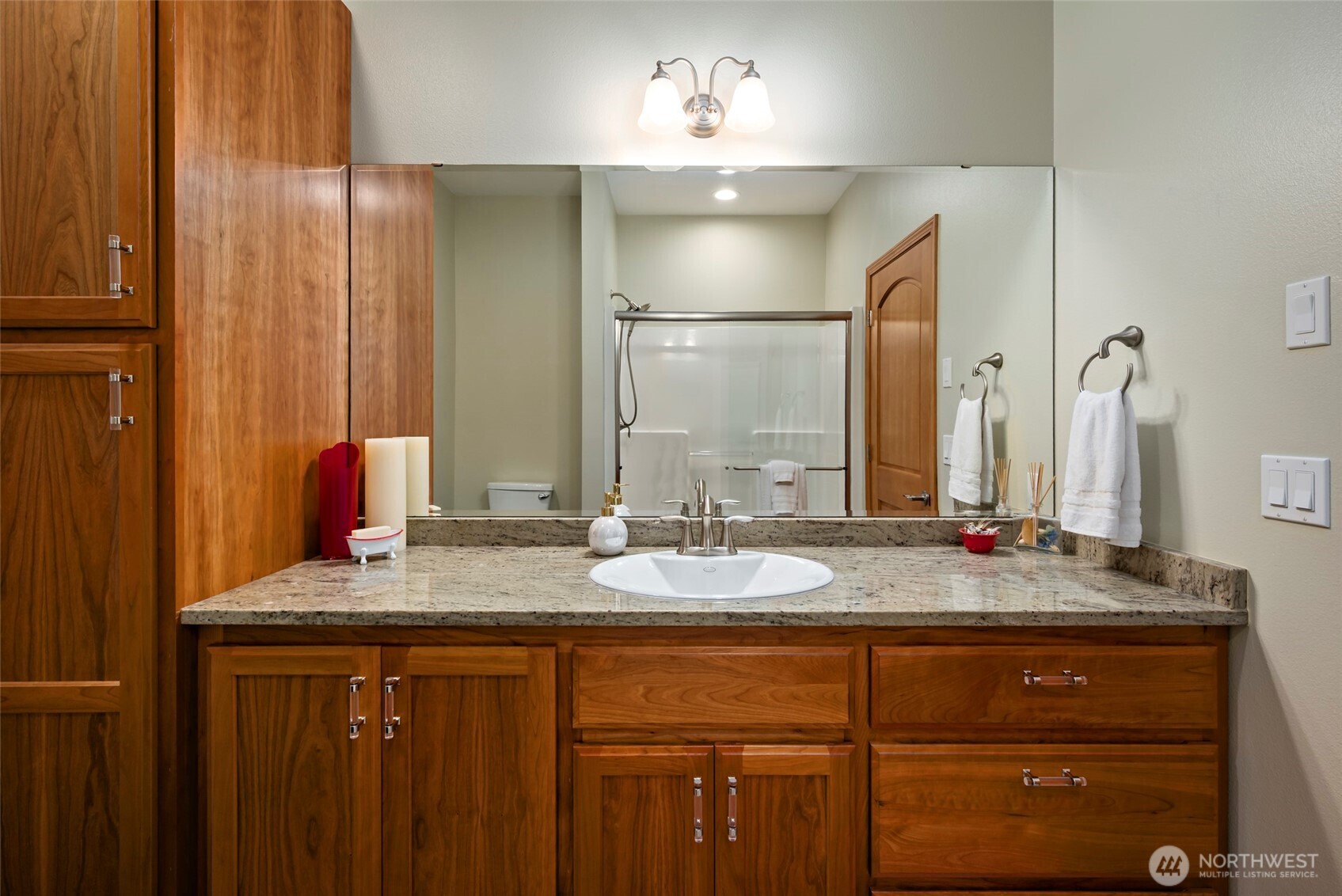 La Conner, Washington, 98257, United States, 2 Bedrooms Bedrooms, ,4 BathroomsBathrooms,Residential,For Sale,1951014