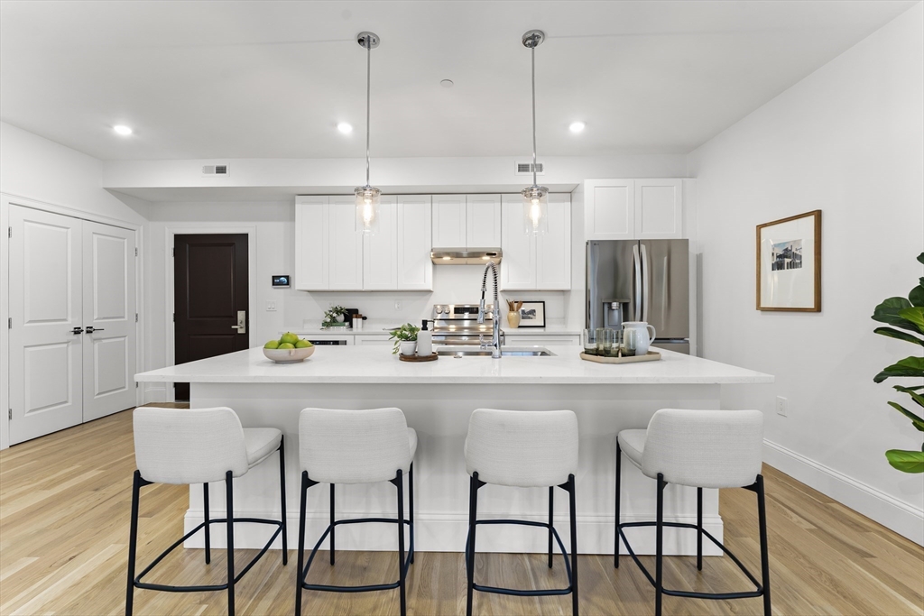 Marlborough, Massachusetts, 01752, United States, 2 Bedrooms Bedrooms, ,2 BathroomsBathrooms,Residential,For Sale,2000469