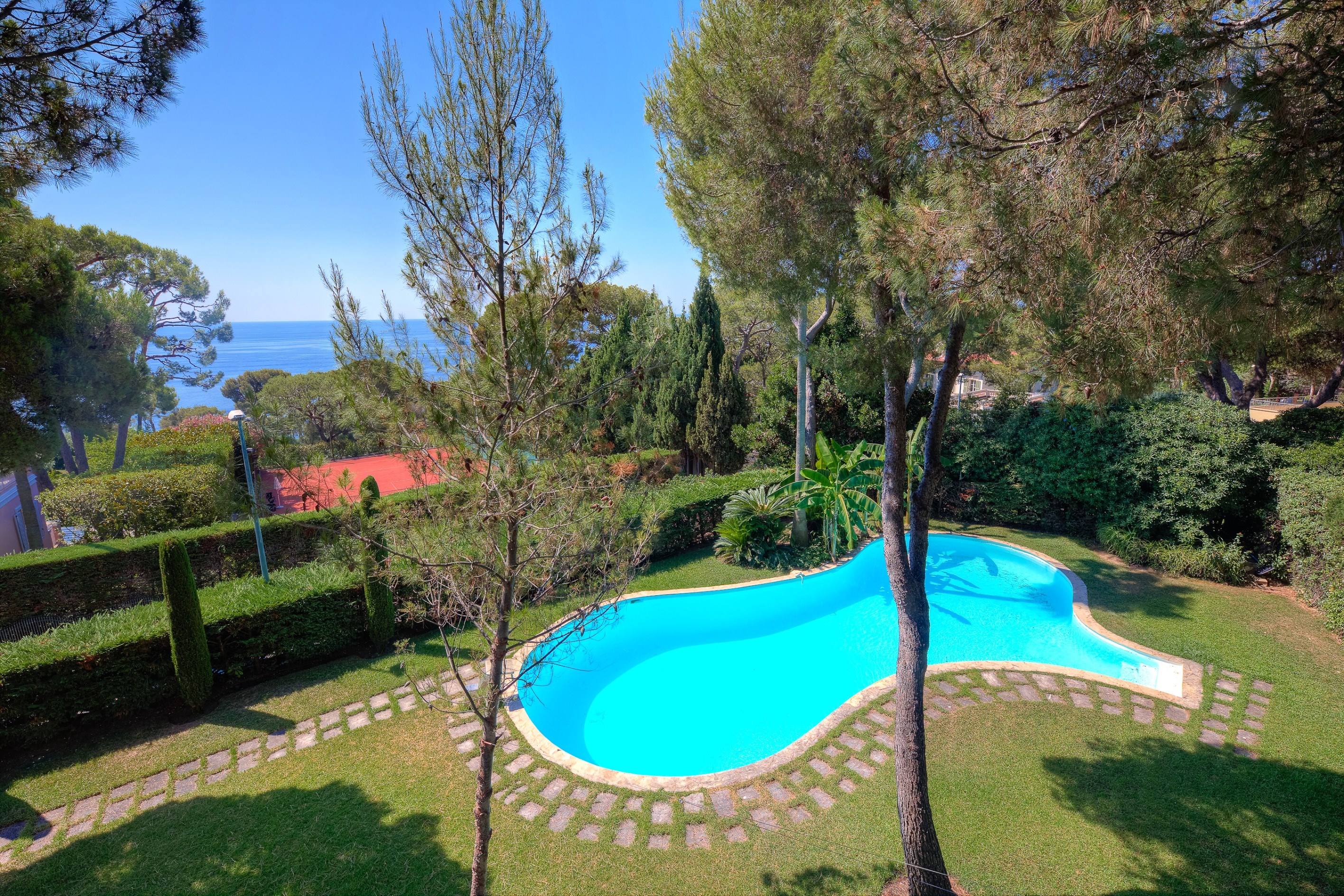  Saint-Jean-Cap-Ferrat contemporary villa with pool, 4 bedrooms and sea glimpse … - 物件實景