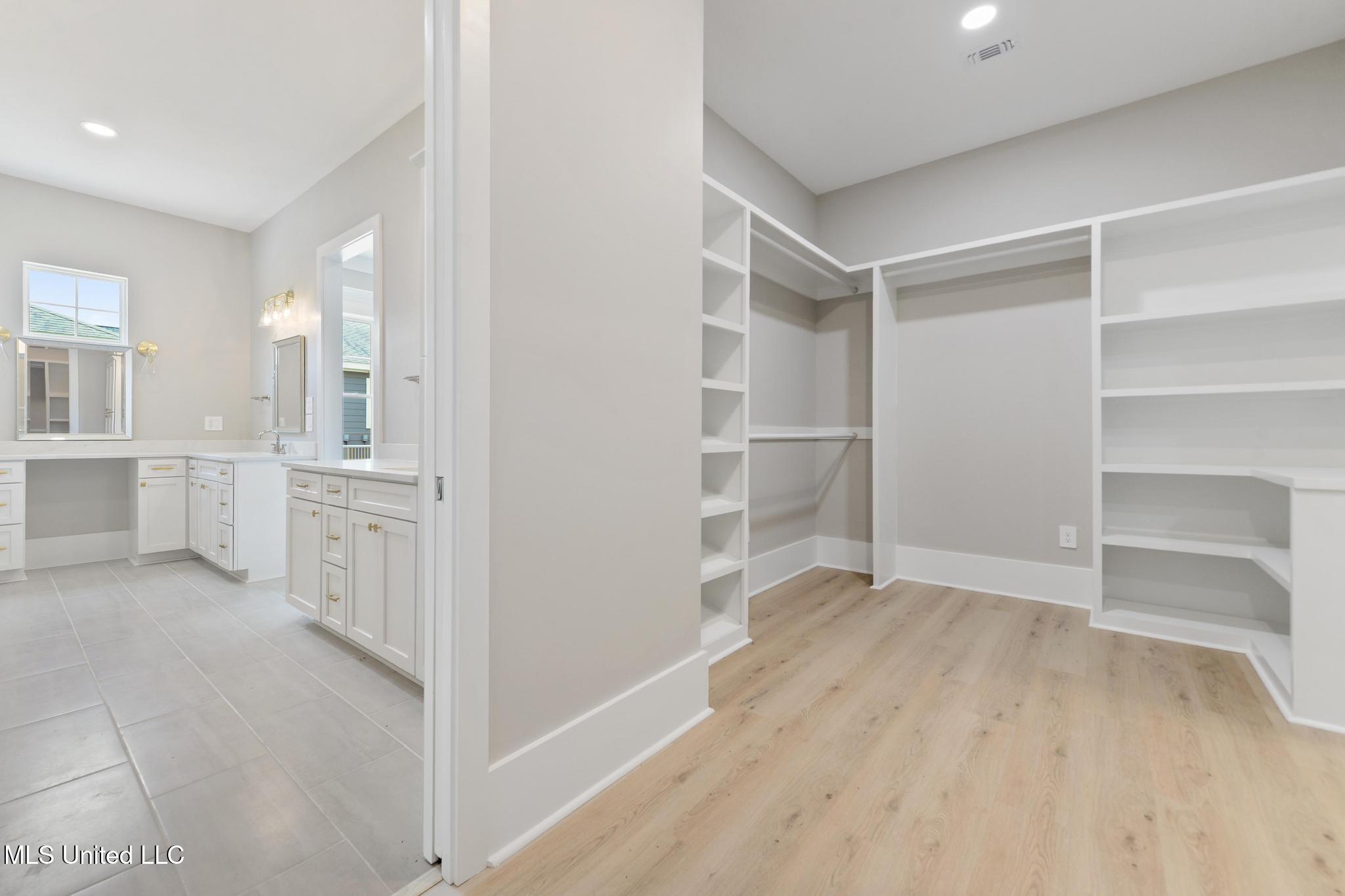 Gulfport, Mississippi, 39503, United States, 3 Bedrooms Bedrooms, ,2 BathroomsBathrooms,Residential,For Sale,1784044