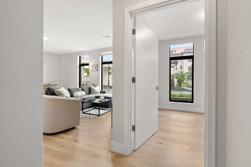 Boston, Massachusetts, 02135, United States, 2 Bedrooms Bedrooms, ,2 BathroomsBathrooms,Residential,For Sale,1817908