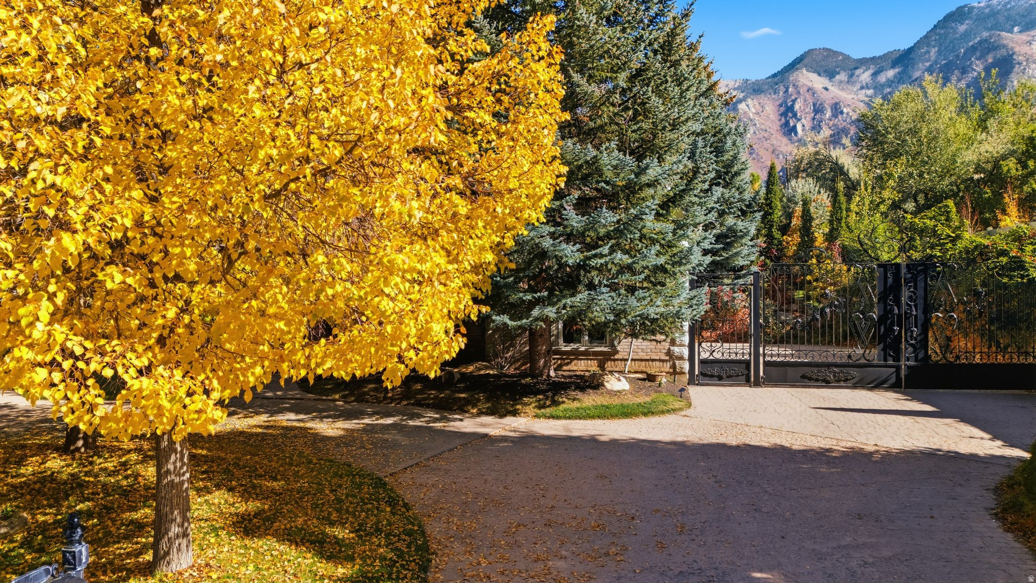 Sandy, Utah, 84092, United States, 6 Bedrooms Bedrooms, ,7 BathroomsBathrooms,Residential,For Sale,1988296