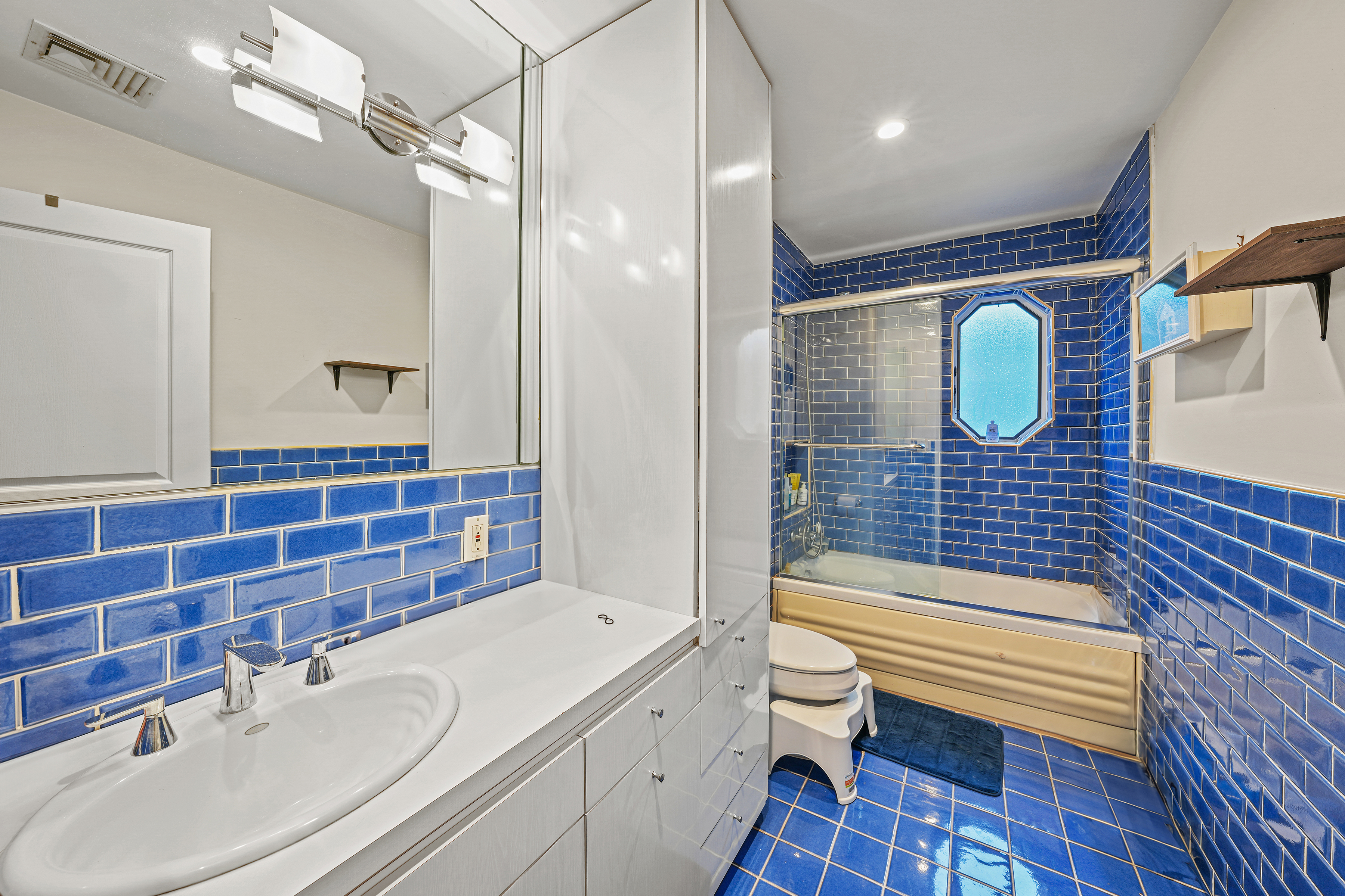 Brooklyn, New York, 11230, United States, 7 Bedrooms Bedrooms, ,7 BathroomsBathrooms,Residential,For Sale,1990227