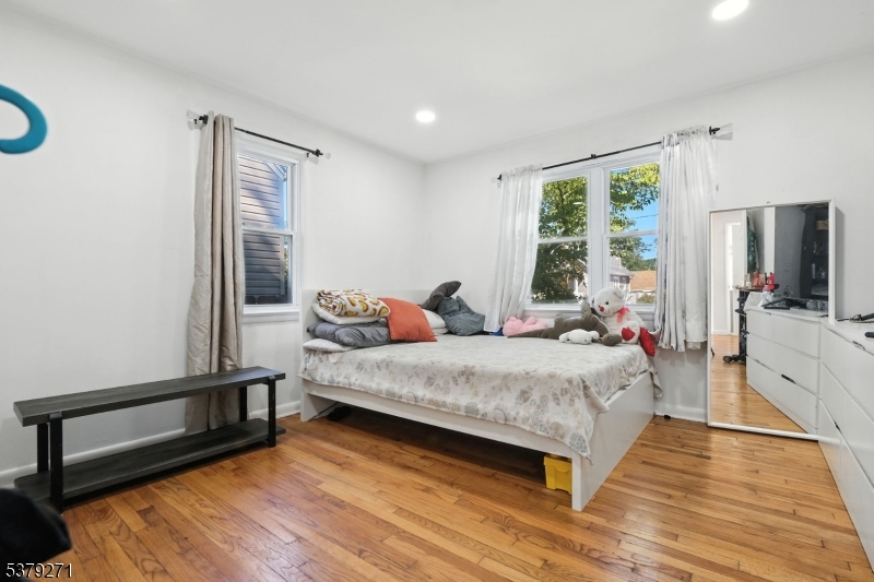 Kenilworth Boro, New Jersey, 07033-2046, United States, 3 Bedrooms Bedrooms, ,3 BathroomsBathrooms,Residential,For Sale,1977476