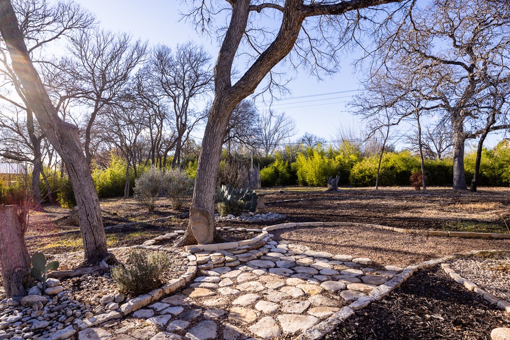 Kerrville, Texas, 78028, United States, 3 Bedrooms Bedrooms, ,3 BathroomsBathrooms,Residential,For Sale,2016606