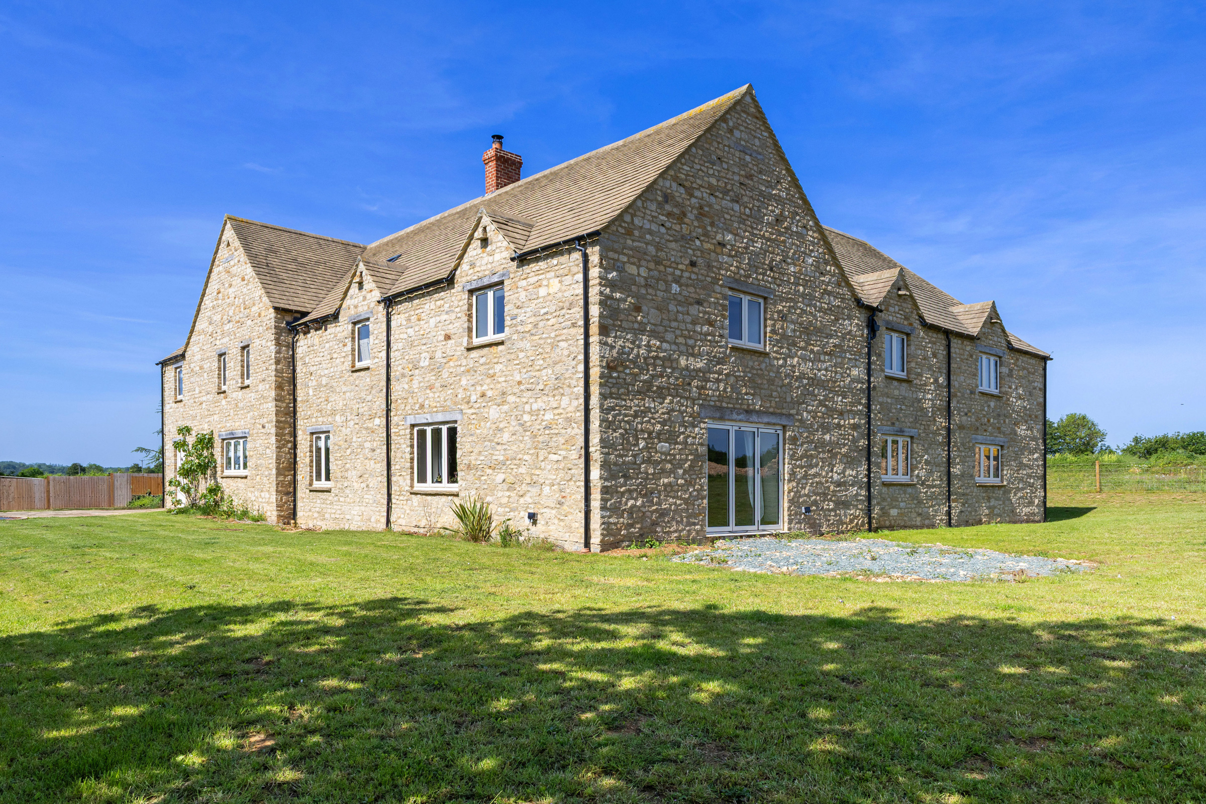  A substantial Oxfordshire farmhouse with over 9,200 sq ft of accommodation and 4 - 物件實景