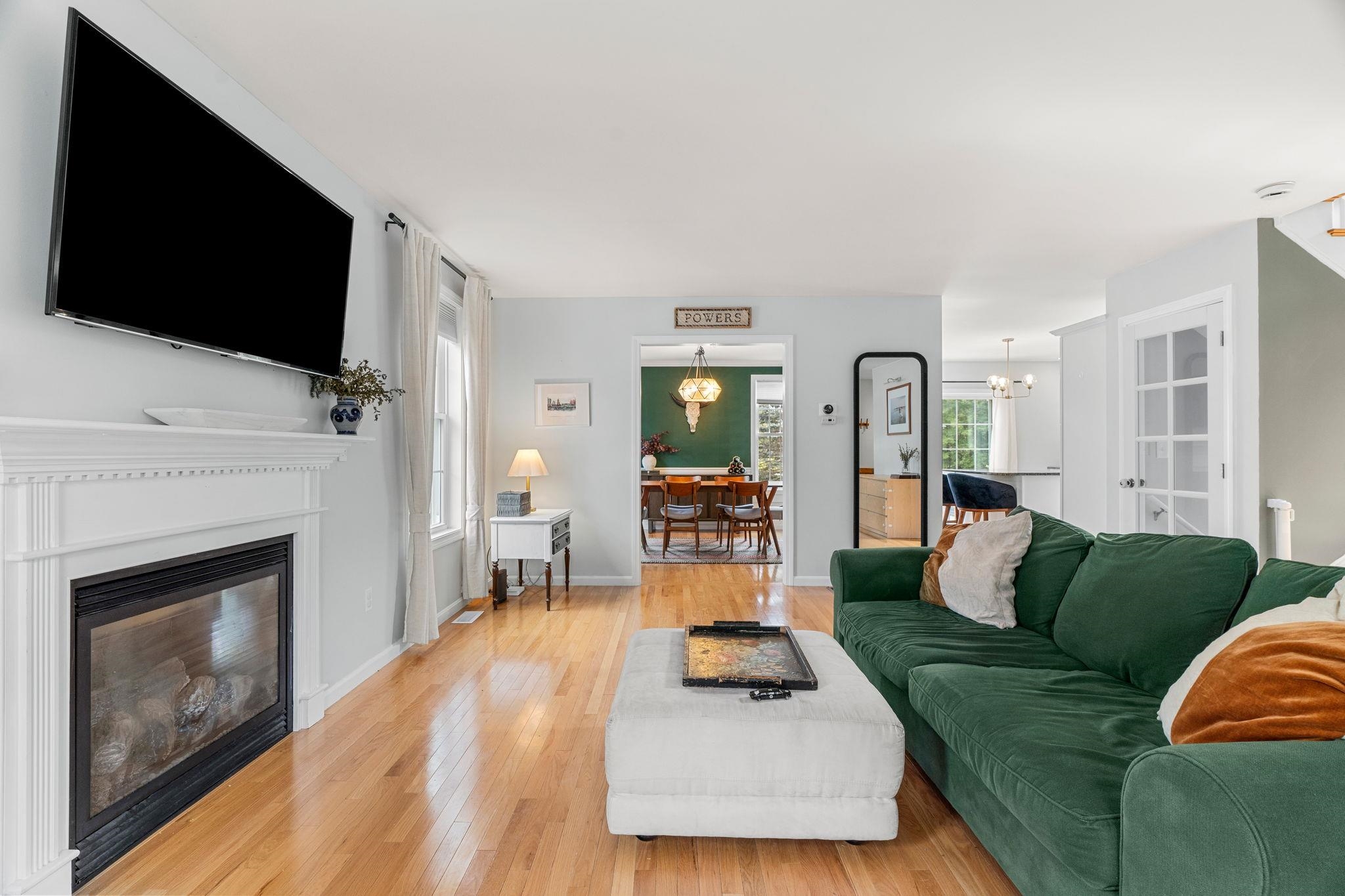 Dover, New Hampshire, 03820, United States, 4 Bedrooms Bedrooms, ,3 BathroomsBathrooms,Residential,For Sale,1941678