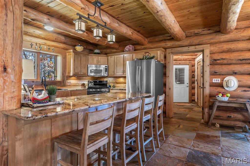 Farmington, Missouri, 63640, United States, 3 Bedrooms Bedrooms, ,4 BathroomsBathrooms,Residential,For Sale,1991980