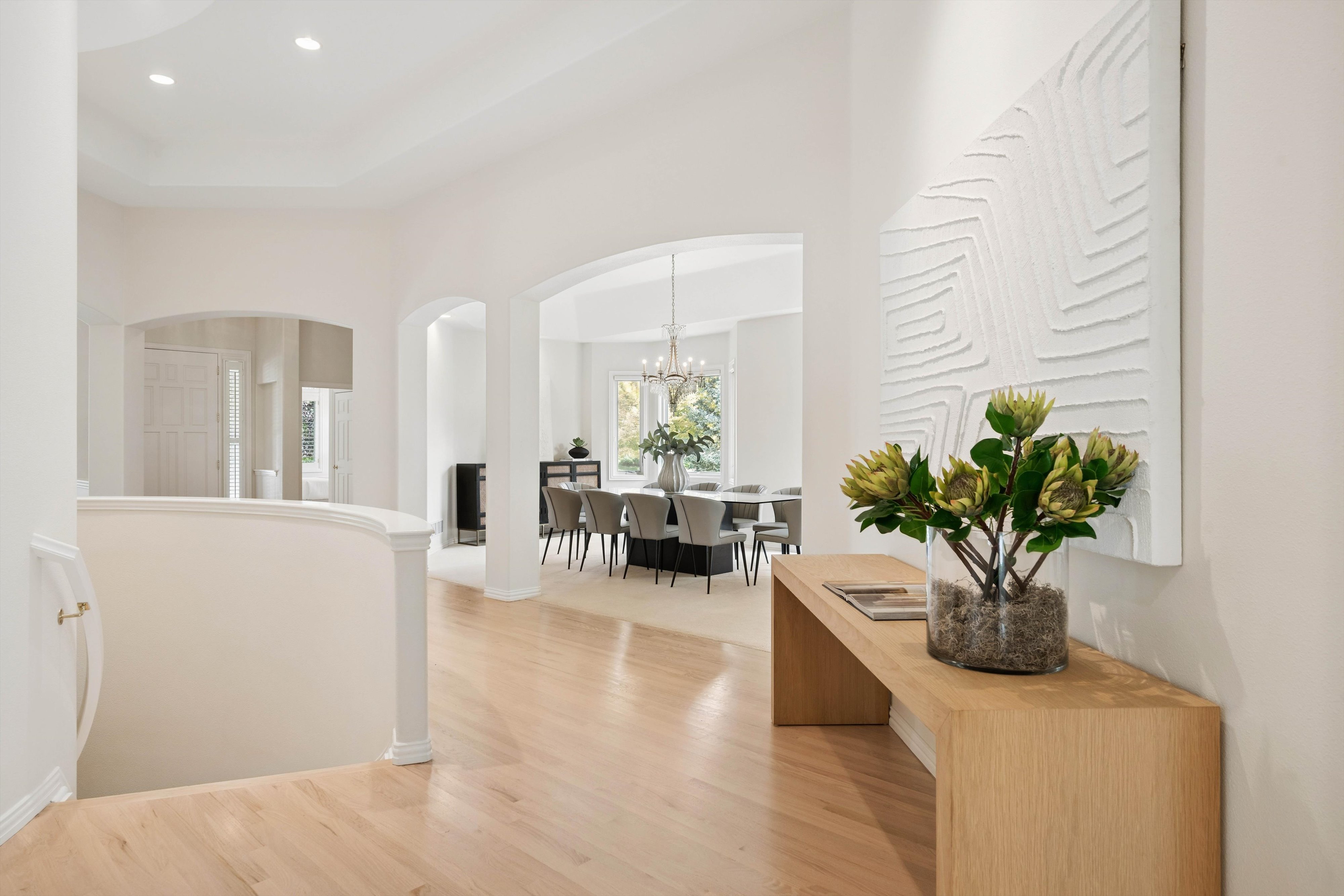  Luxury Features, Thoughtful Upgrades And Beautiful Outdoor Space - 物件實景
