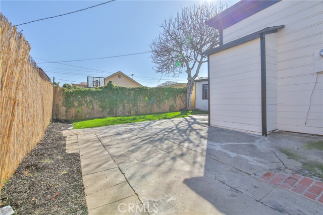 Los Angeles, California, 90044, United States, 3 Bedrooms Bedrooms, ,2 BathroomsBathrooms,Residential,For Sale,1887629