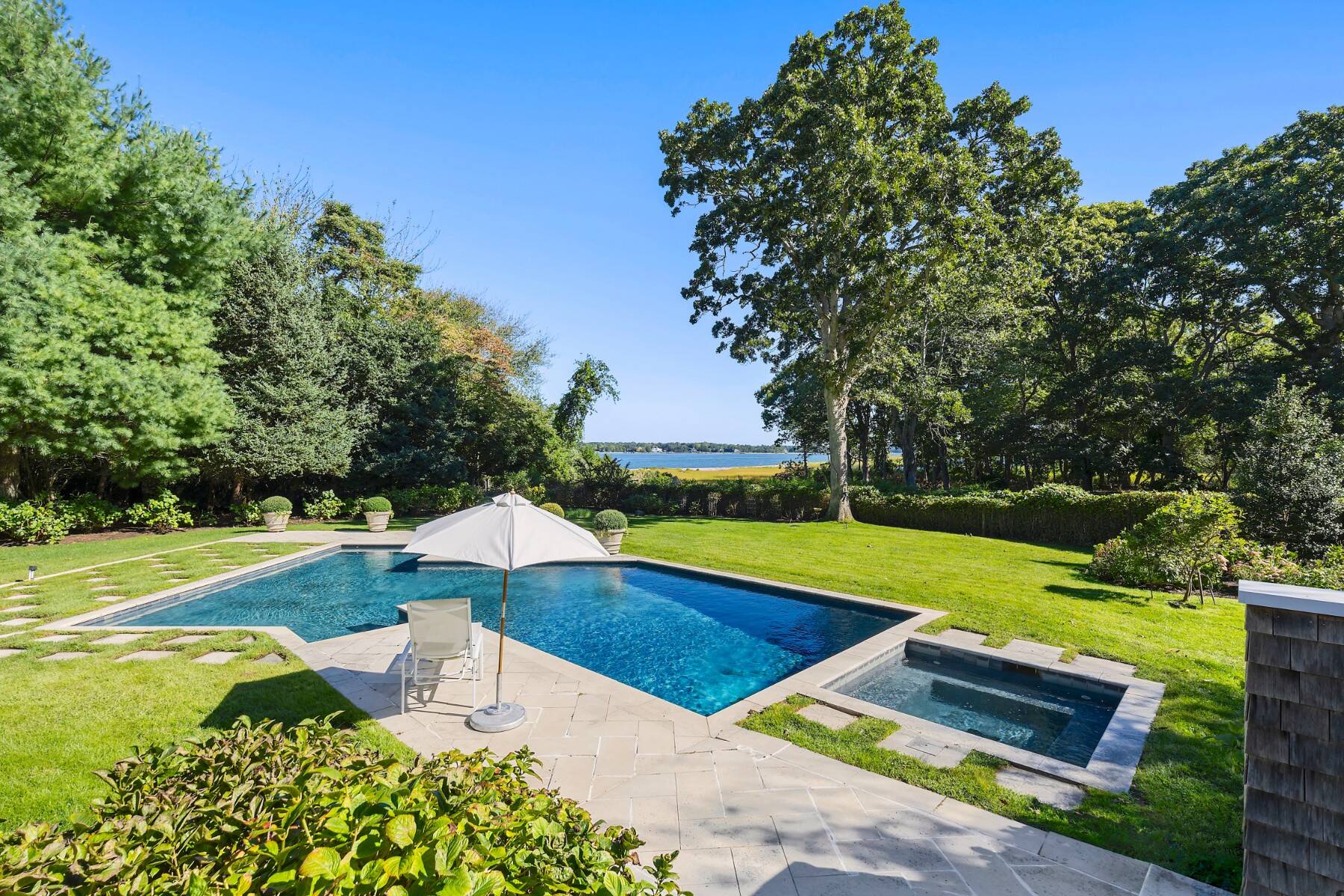  Spectacular Waterfront On the Bluff in North Haven - 物件實景
