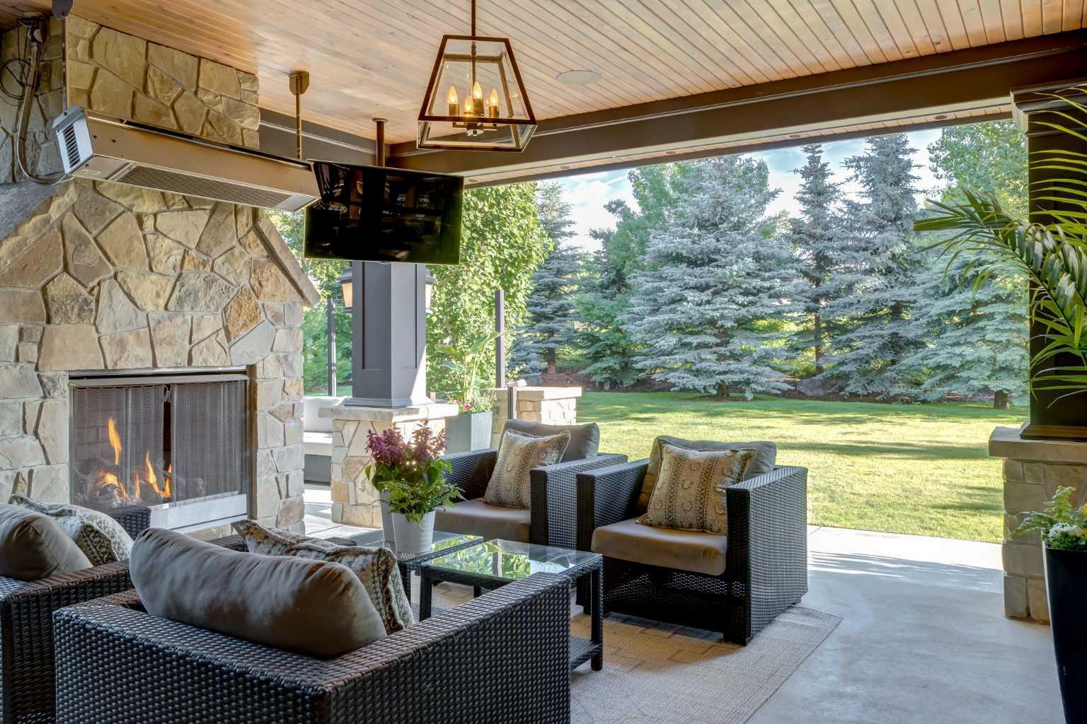 RURAL ROCKY VIEW COUNTY, Alberta, T3Z 3C9, CA, 6 Bedrooms Bedrooms, ,6 BathroomsBathrooms,Residential,For Sale,1895418
