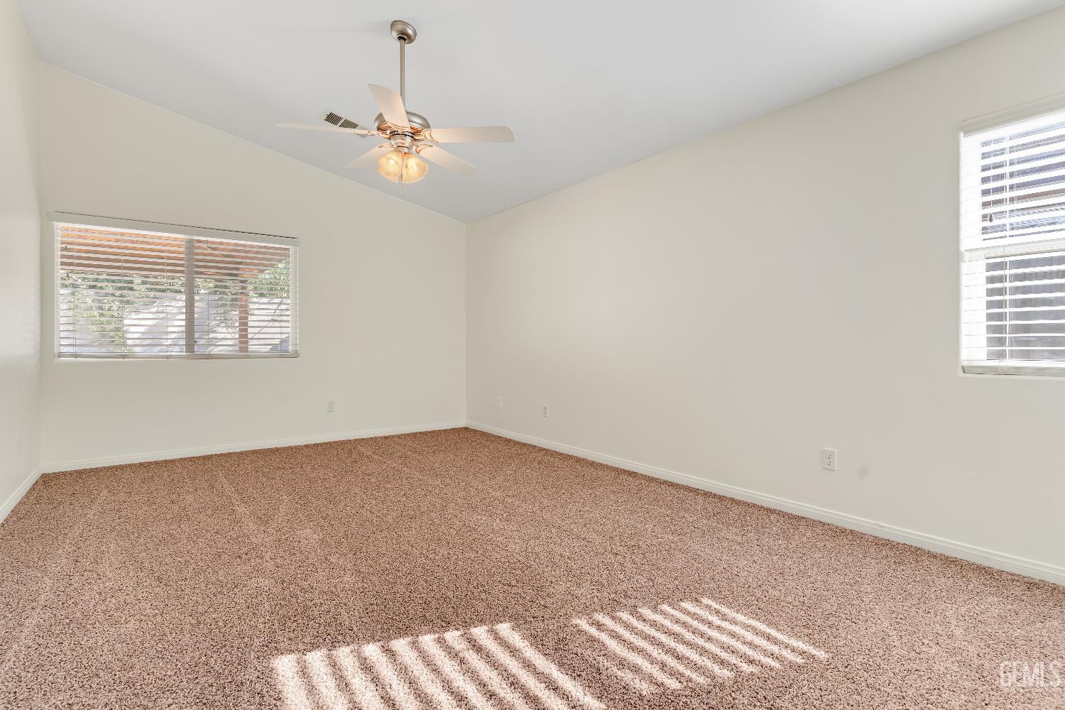Bakersfield, California, 93311, United States, 5 Bedrooms Bedrooms, ,2 BathroomsBathrooms,Residential,For Sale,1949129