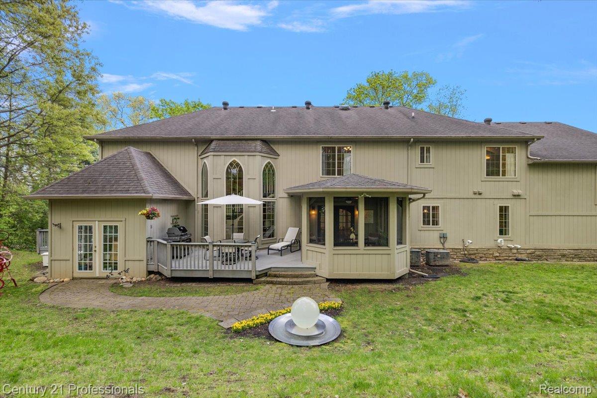 Clarkston, Michigan, 48346, United States, 4 Bedrooms Bedrooms, ,7 BathroomsBathrooms,Residential,For Sale,2048841