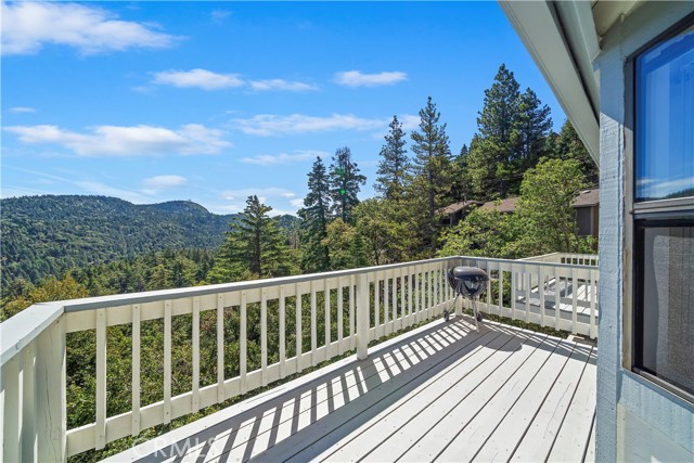 Crestline, California, 92325, United States, 3 Bedrooms Bedrooms, ,2 BathroomsBathrooms,Residential,For Sale,1981429