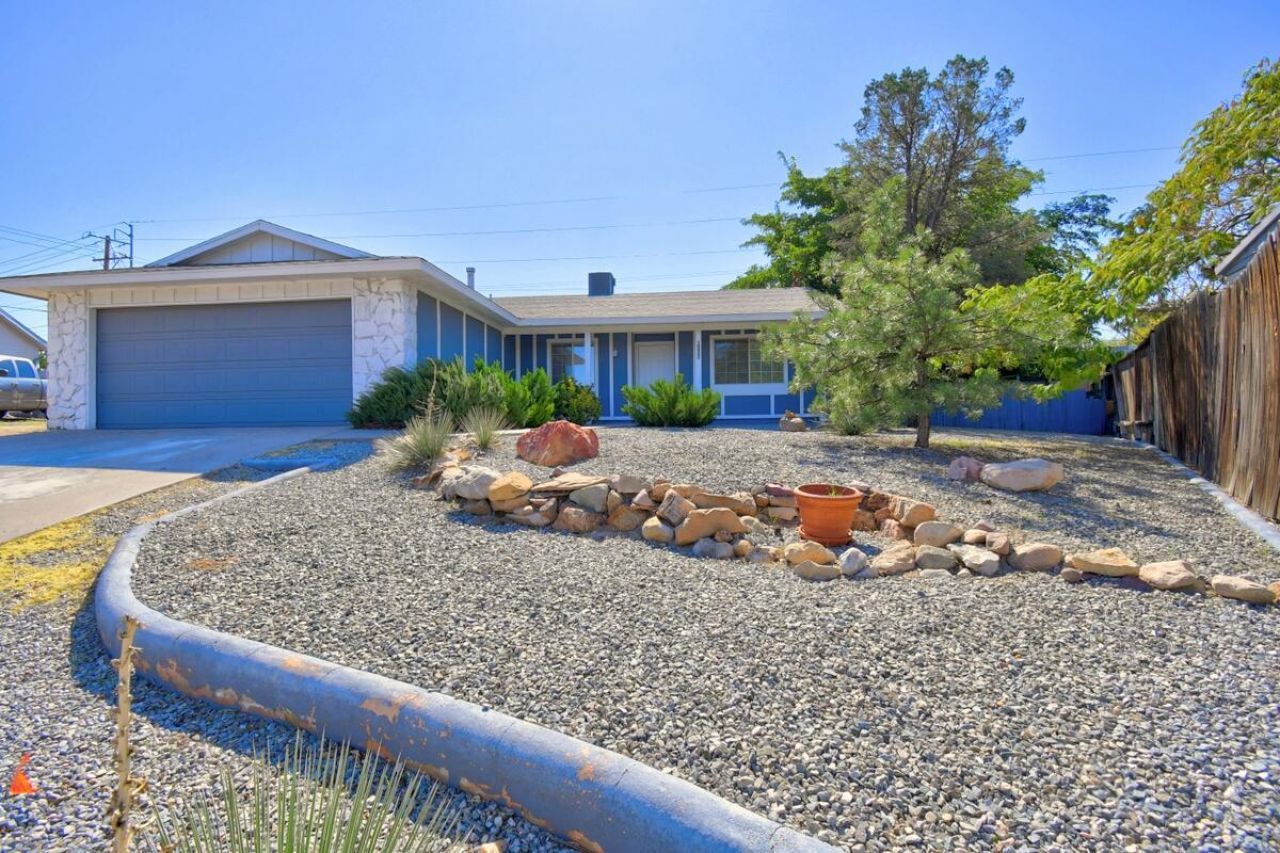 Monterey East Ave, Albuquerque, NM 87109
