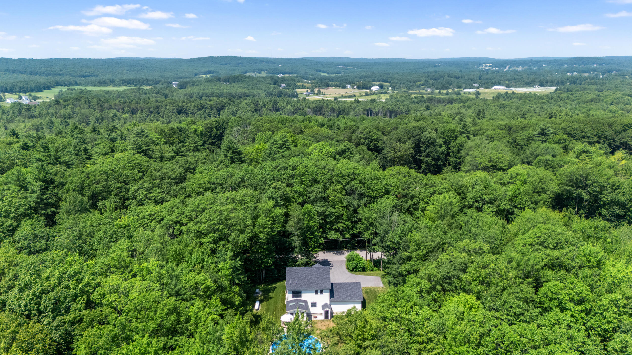 Falmouth, Maine, 04105, United States, 3 Bedrooms Bedrooms, ,3 BathroomsBathrooms,Residential,For Sale,1917362