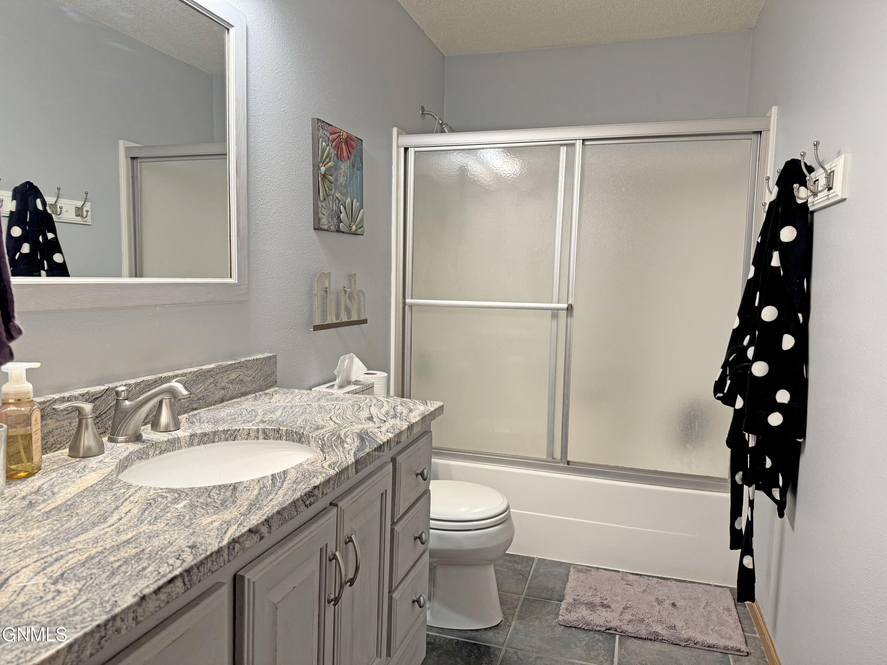 Bismarck, North Dakota, 58503, United States, 5 Bedrooms Bedrooms, ,2 BathroomsBathrooms,Residential,For Sale,2001566