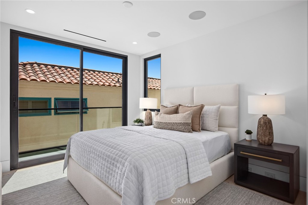Corona del Mar, California, 92625, United States, 4 Bedrooms Bedrooms, ,5 BathroomsBathrooms,Residential,For Sale,1903462