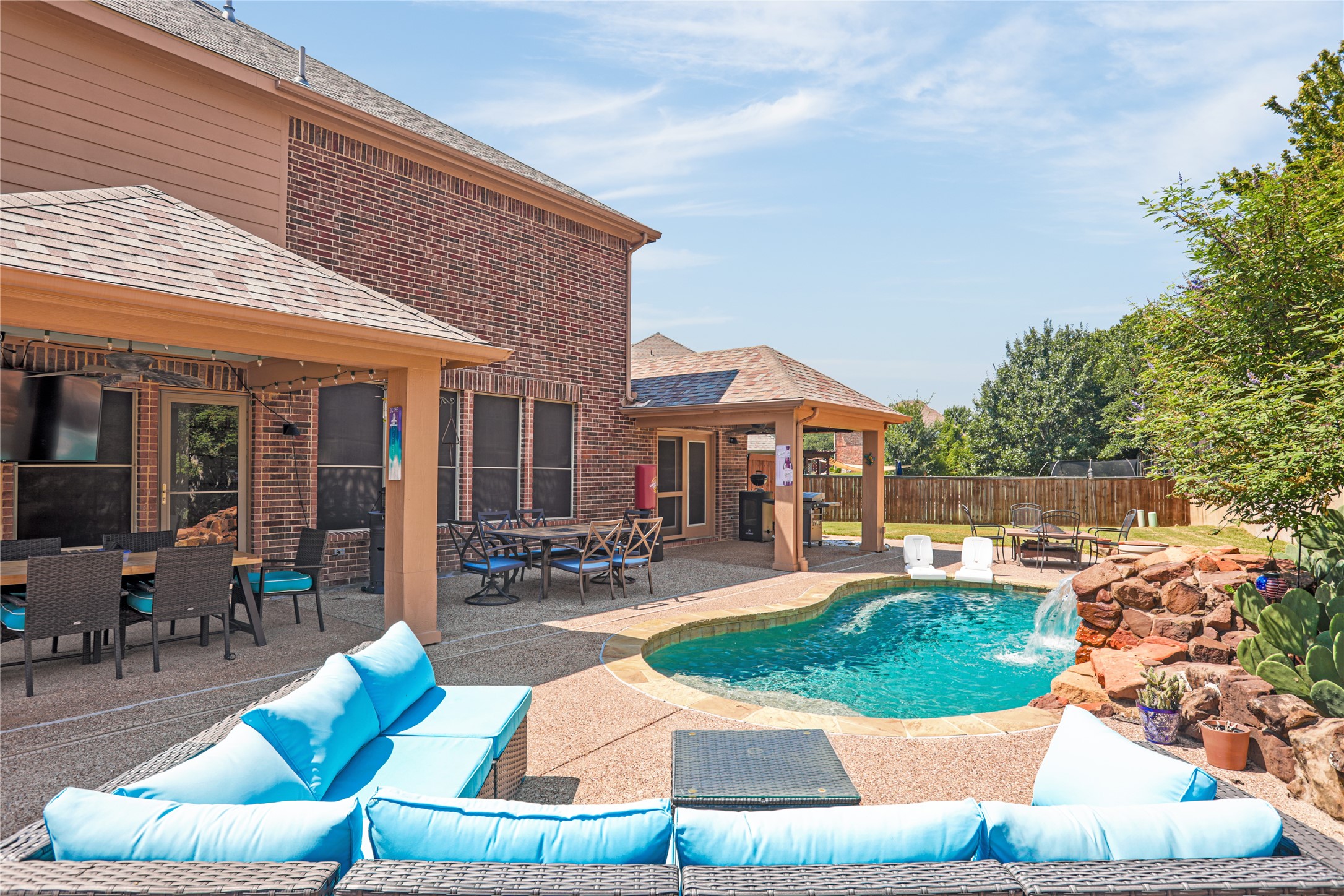 North Richland Hills, Texas, 76180, United States, 5 Bedrooms Bedrooms, ,4 BathroomsBathrooms,Residential,For Sale,1946878