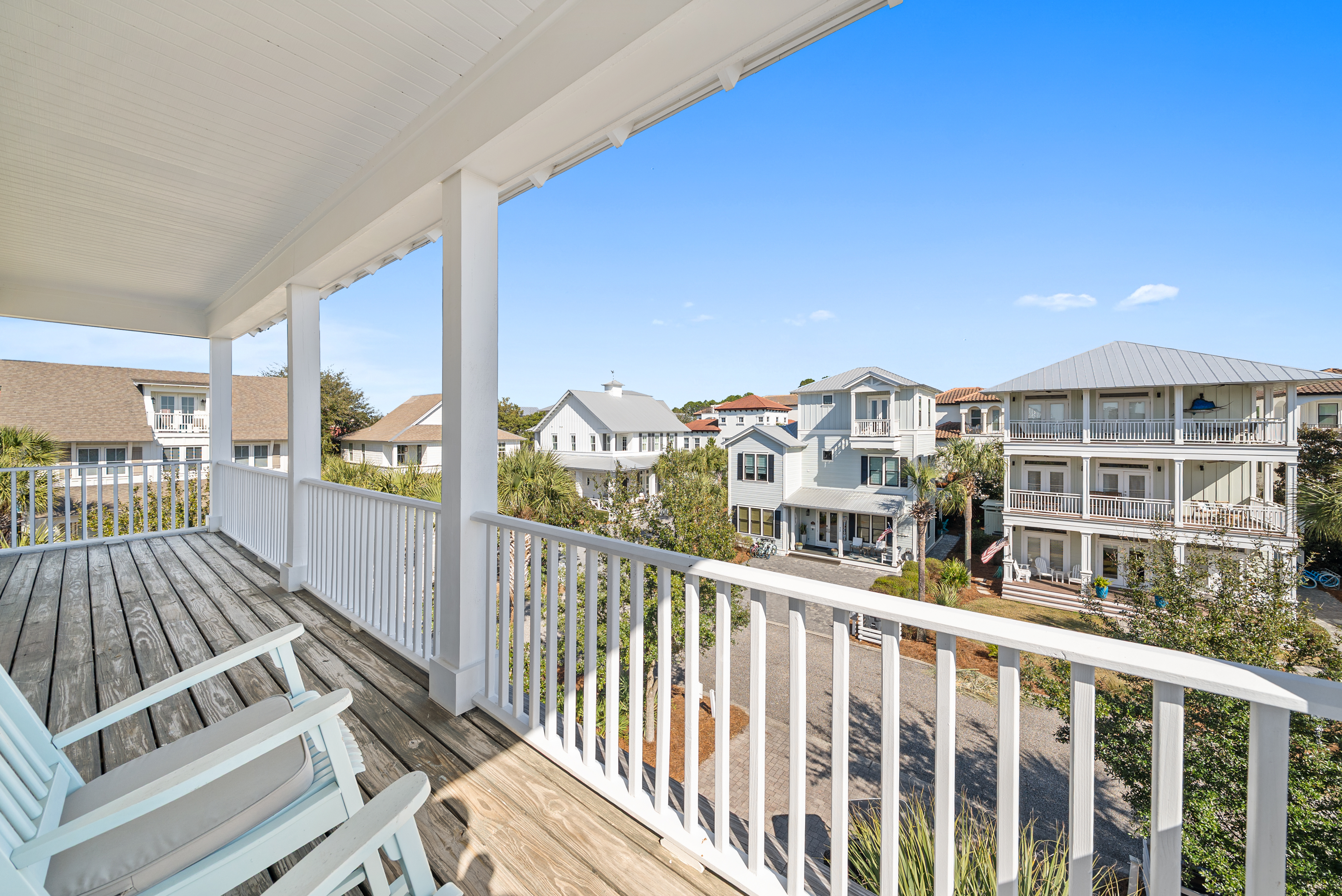 Three-Story Beach Retreat Near Public Beach Access And Local Favorites - 物件實景