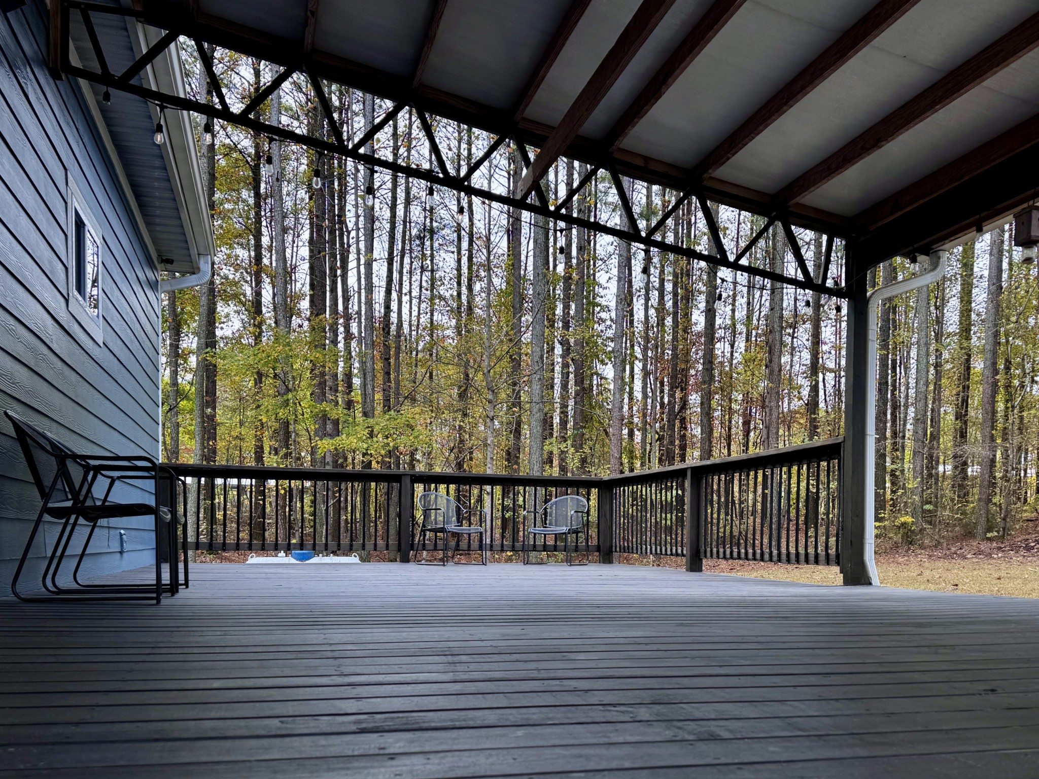 Lawrenceburg, Tennessee, 38464, United States, 3 Bedrooms Bedrooms, ,2 BathroomsBathrooms,Residential,For Sale,1988377