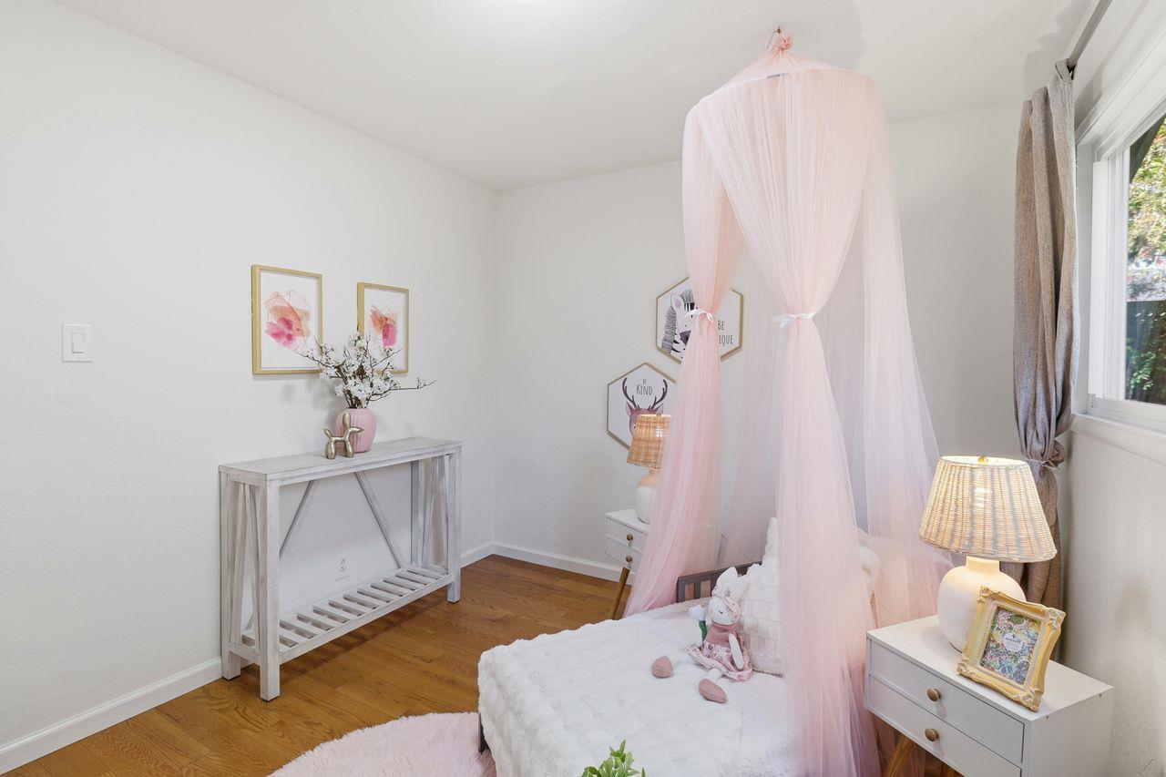 Belmont, California, 94002, United States, 3 Bedrooms Bedrooms, ,1 BathroomBathrooms,Residential,For Sale,1989201