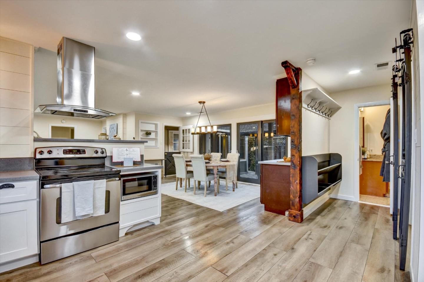 San Jose, California, 95125, United States, 4 Bedrooms Bedrooms, ,2 BathroomsBathrooms,Residential,For Sale,2003110