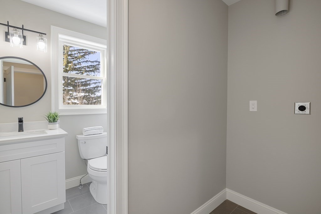Everett, Massachusetts, 02149, United States, 3 Bedrooms Bedrooms, ,2 BathroomsBathrooms,Residential,For Sale,1923435