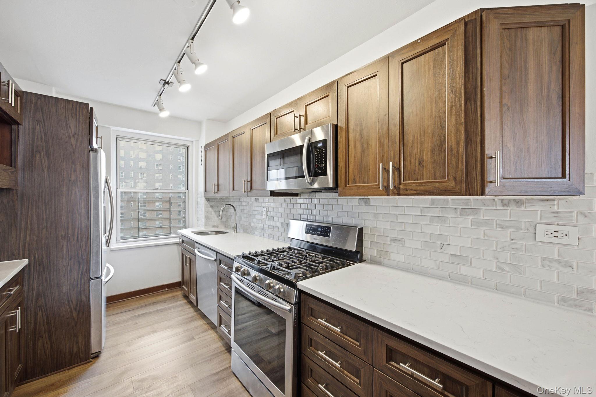  575 Grand Street, New York (Manhattan), NY, 10002 - 物件實景