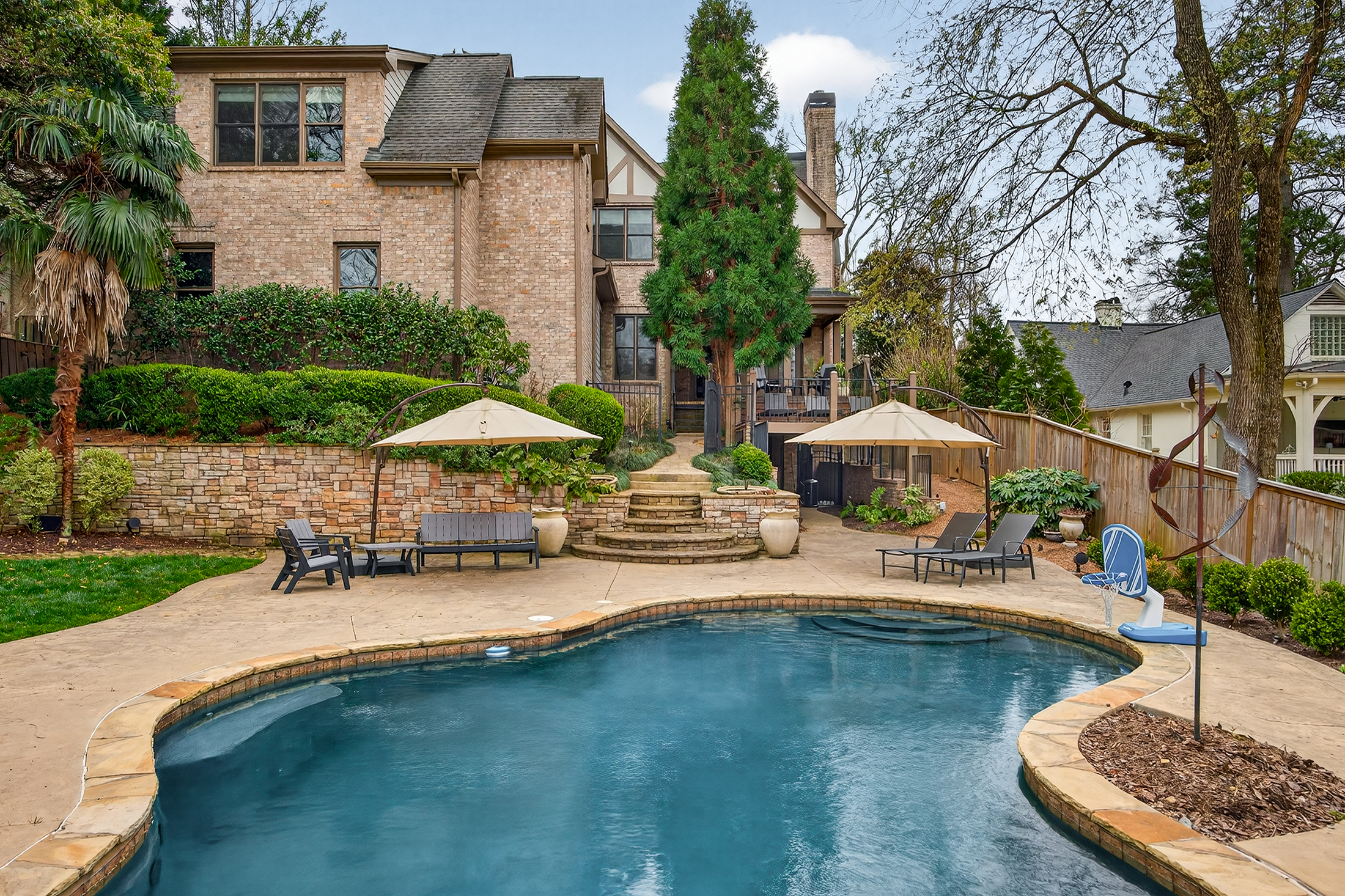  Timeless Style, Incredible Space and Convenient Brookwood Location - 物件實景