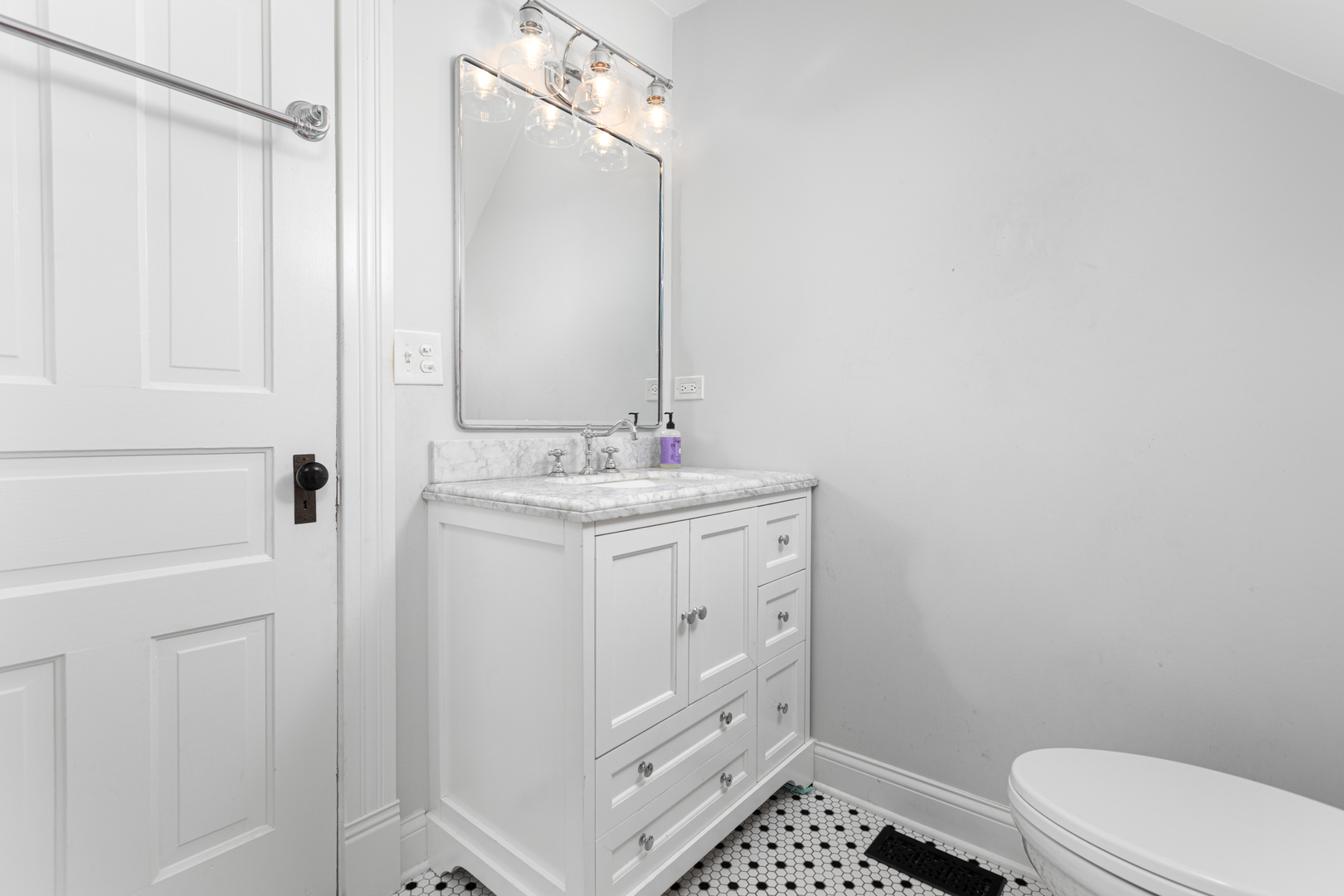 Naperville, Illinois, 60540, United States, 4 Bedrooms Bedrooms, ,3 BathroomsBathrooms,Residential,For Sale,1989489