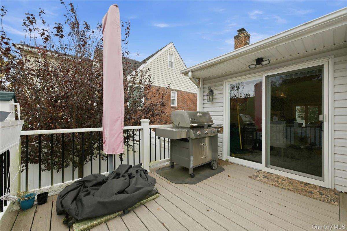 Merrick, New York, 11566, United States, 3 Bedrooms Bedrooms, ,3 BathroomsBathrooms,Residential,For Sale,1986518