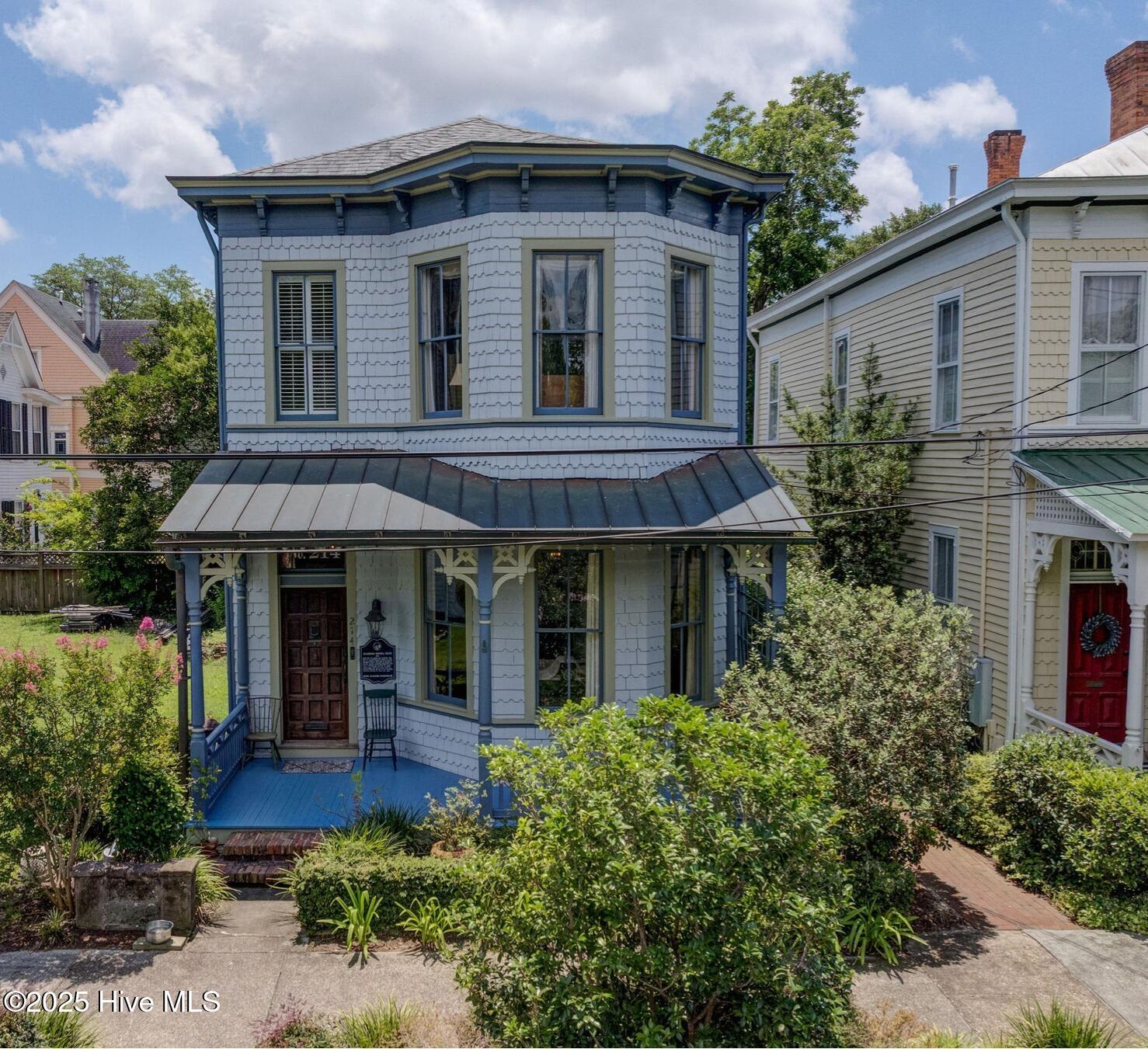 Wilmington, North Carolina, 28401, United States, 4 Bedrooms Bedrooms, ,3 BathroomsBathrooms,Residential,For Sale,1874502