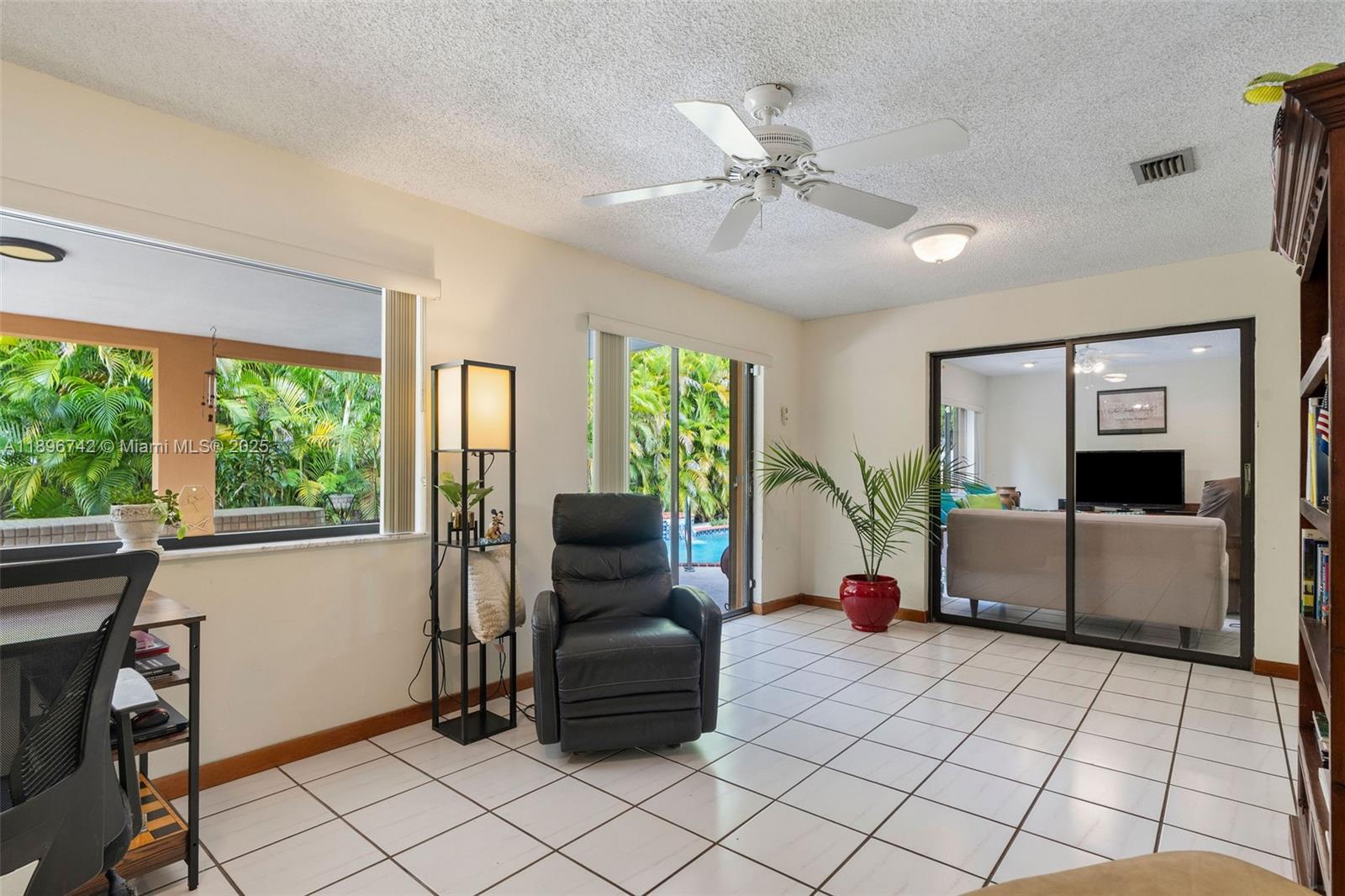 Miami, Florida, 33173, United States, 3 Bedrooms Bedrooms, ,3 BathroomsBathrooms,Residential,For Sale,1966935