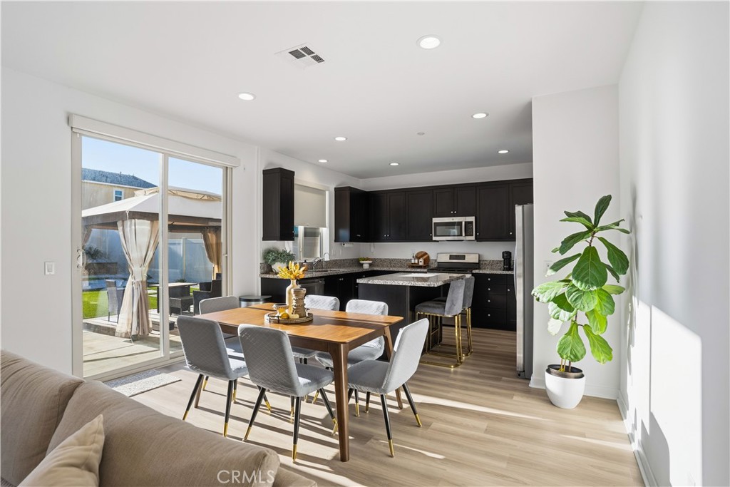 Beaumont, California, 92223, United States, 3 Bedrooms Bedrooms, ,3 BathroomsBathrooms,Residential,For Sale,1987439