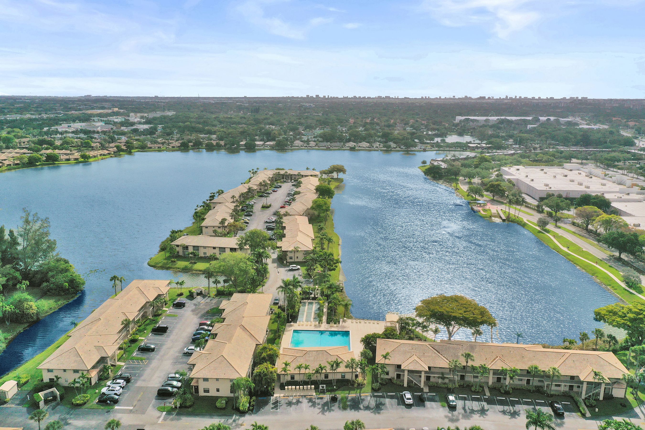  5531 Lakeside Drive, Margate, FL, 33063 - 物件實景