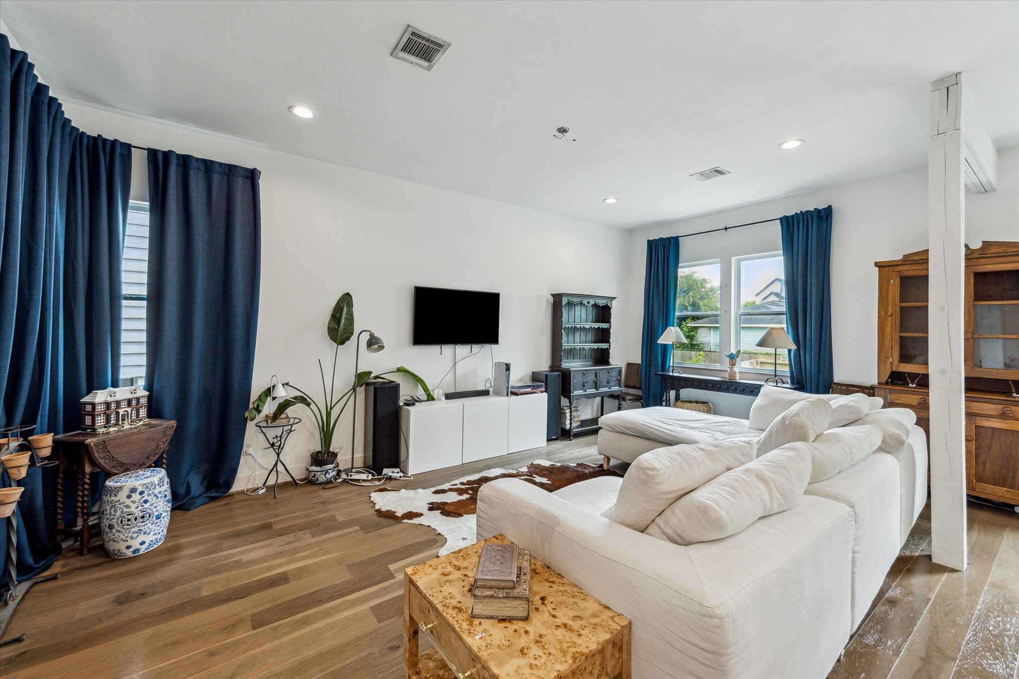  810 E 39th Street - 物件實景
