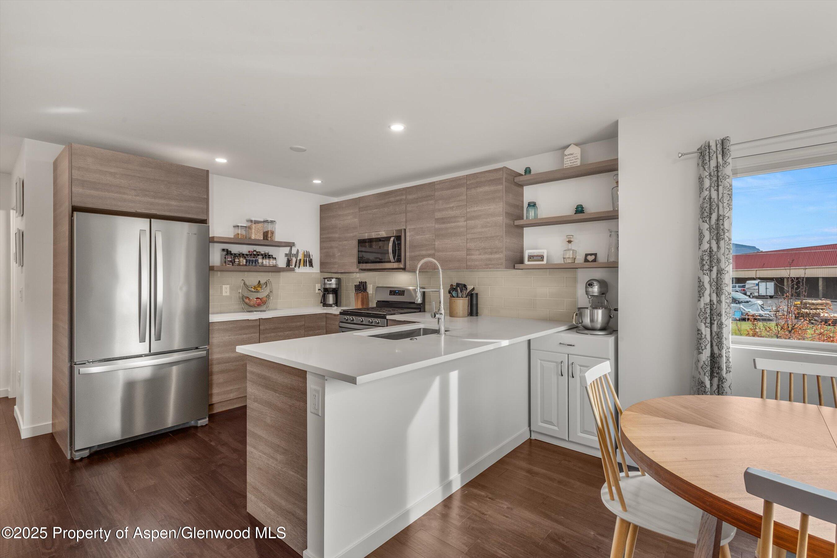 Carbondale, Colorado, 81623, United States, 3 Bedrooms Bedrooms, ,3 BathroomsBathrooms,Residential,For Sale,1989152