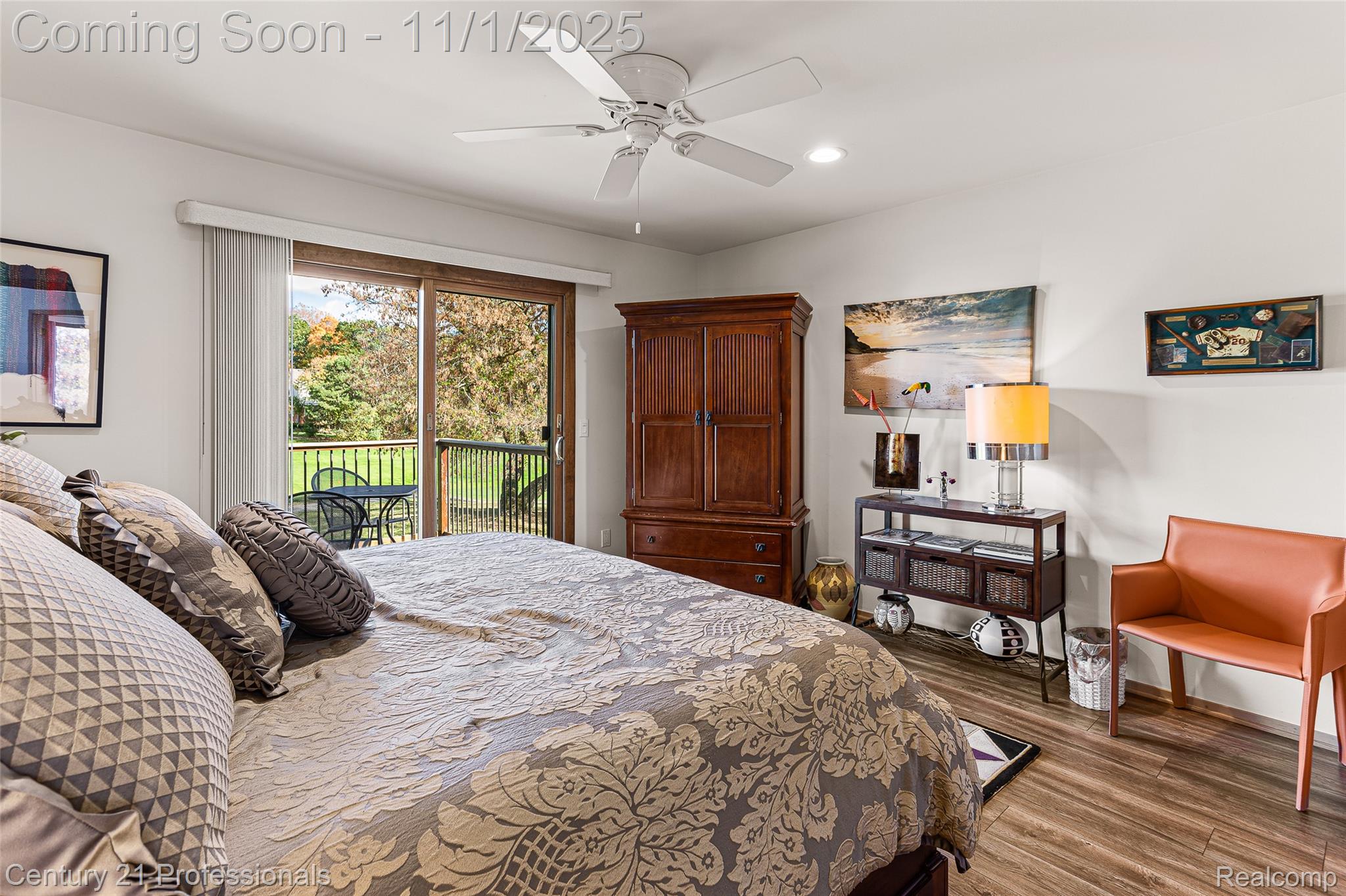 FarmingtonHills, Michigan, 48331, United States, 3 Bedrooms Bedrooms, ,3 BathroomsBathrooms,Residential,For Sale,1983371