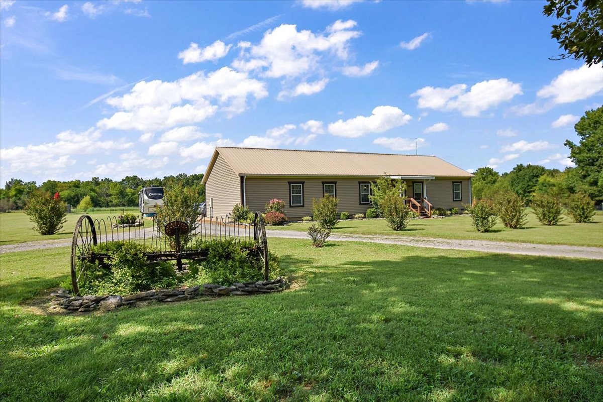 Readyville, Tennessee, 37149, United States, 3 Bedrooms Bedrooms, ,2 BathroomsBathrooms,Residential,For Sale,1903533