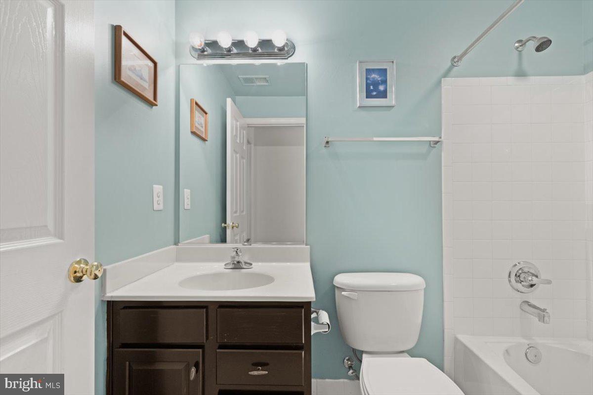 Winchester, Virginia, 22601, United States, 4 Bedrooms Bedrooms, ,5 BathroomsBathrooms,Residential,For Sale,1874493