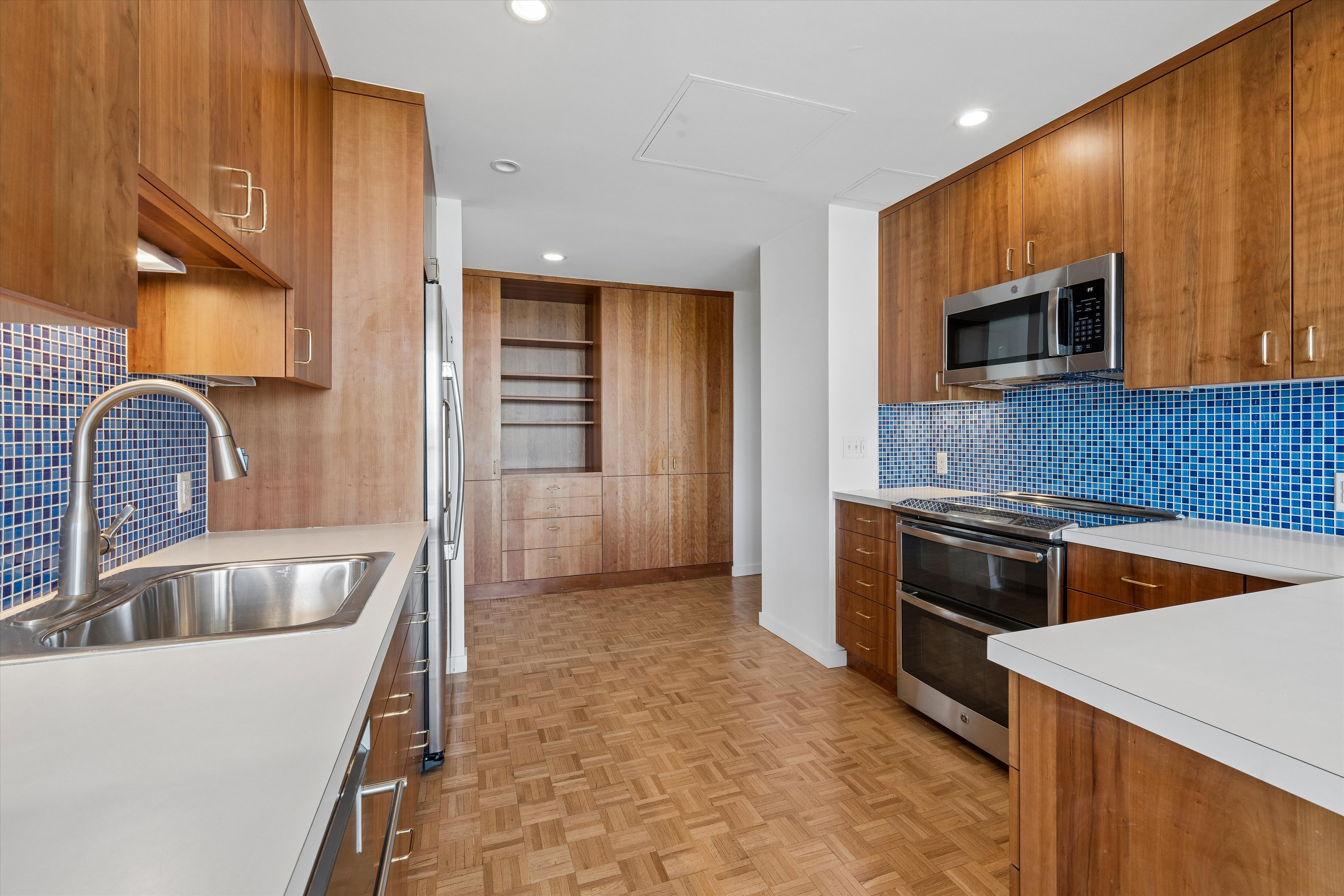  Easy living at Denver’s most iconic mid-century building - 物件實景