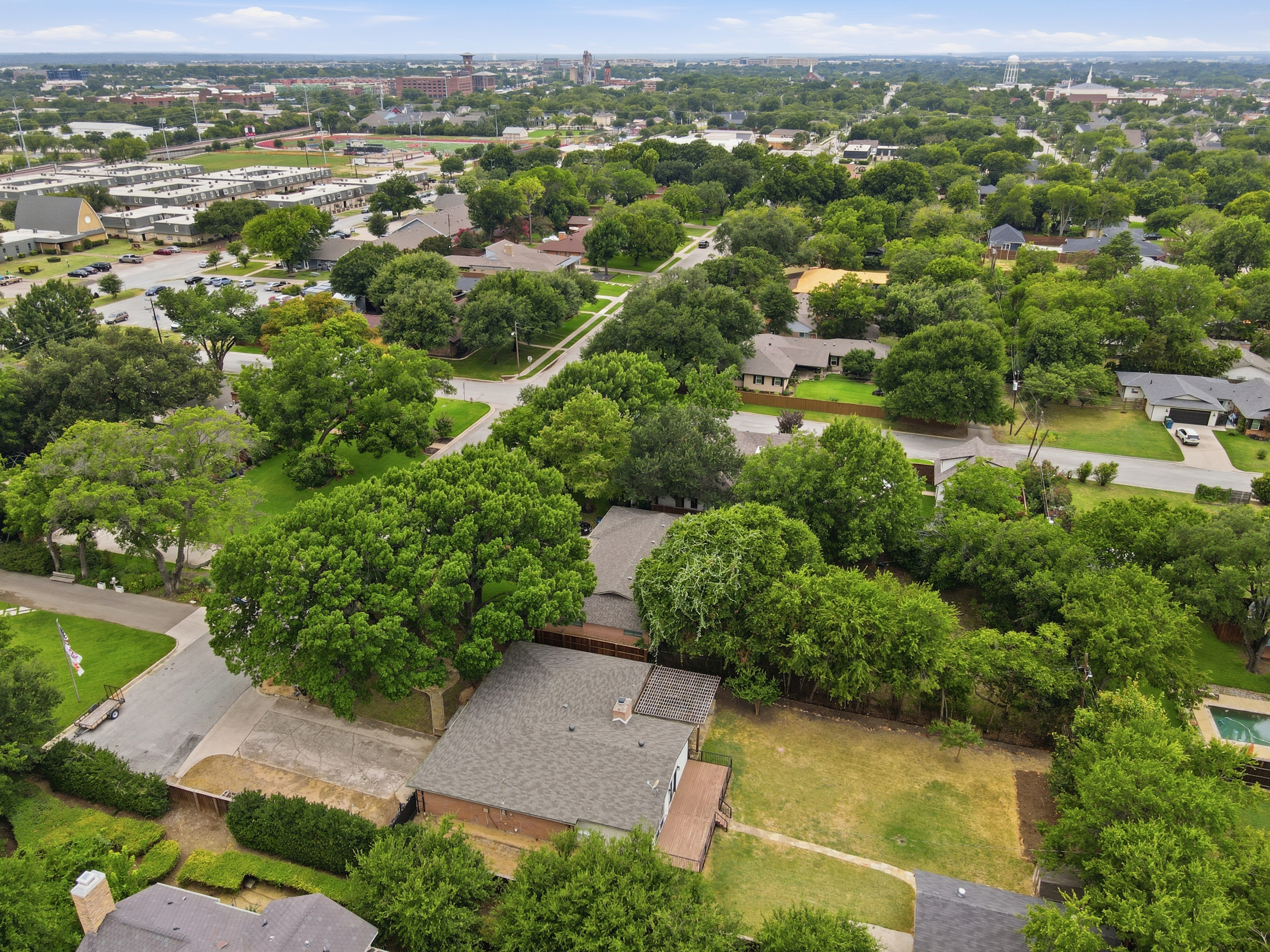  A Rare Opportunity to Live in Historic Downtown Grapevine - 物件實景