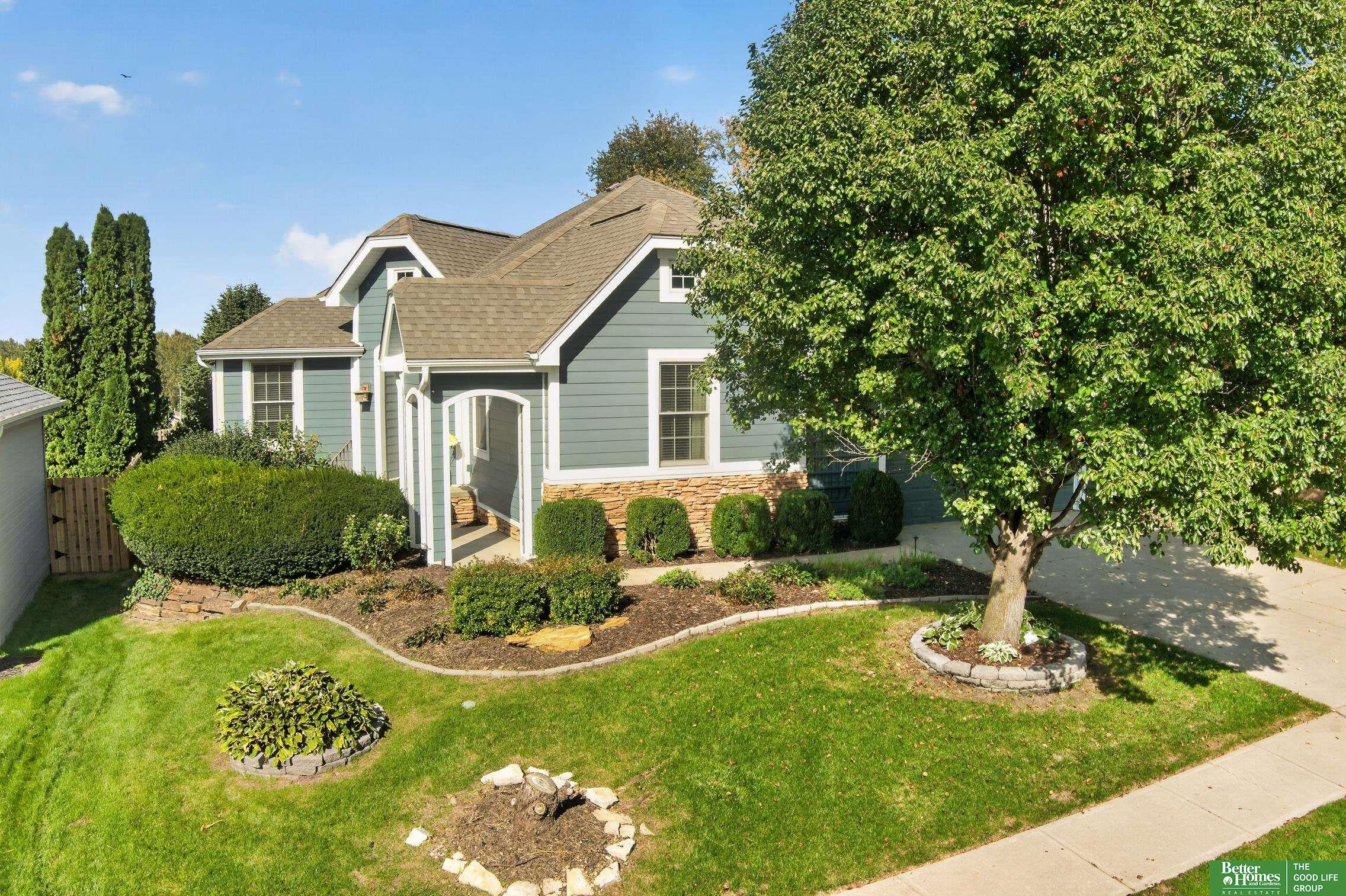 Stone Ave, Omaha, NE 68116