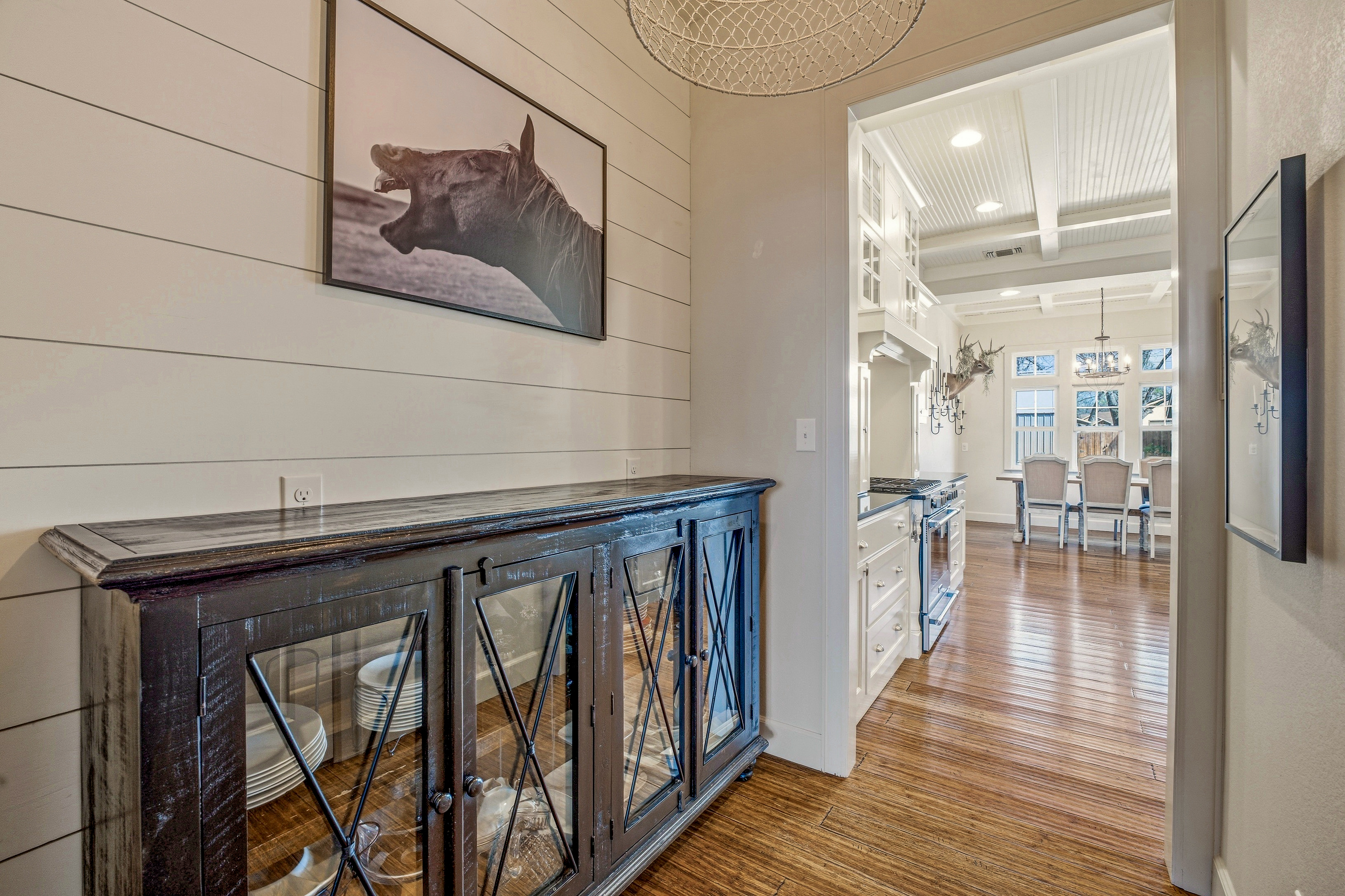 907 Cherry Street  Luxury Home for Sale in Graham, Texas - 物件實景