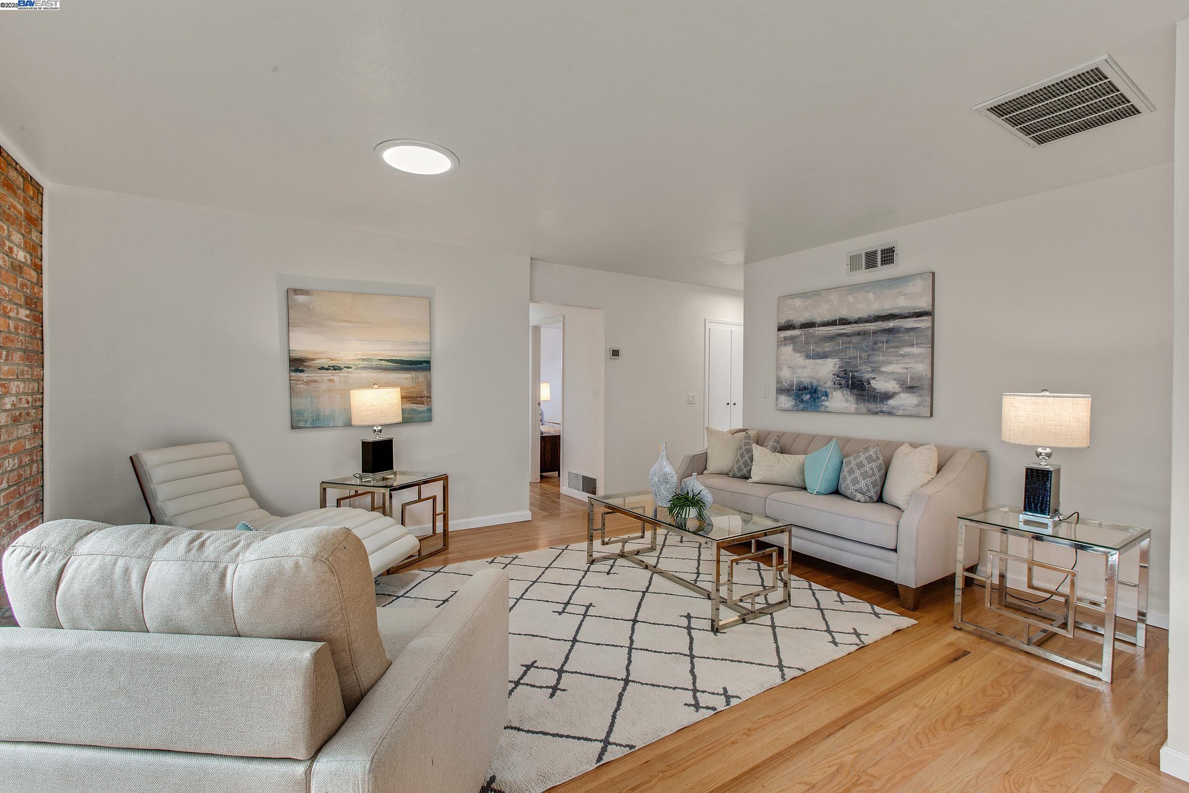 Hayward, California, 94544, United States, 6 Bedrooms Bedrooms, ,2 BathroomsBathrooms,Residential,For Sale,1868213