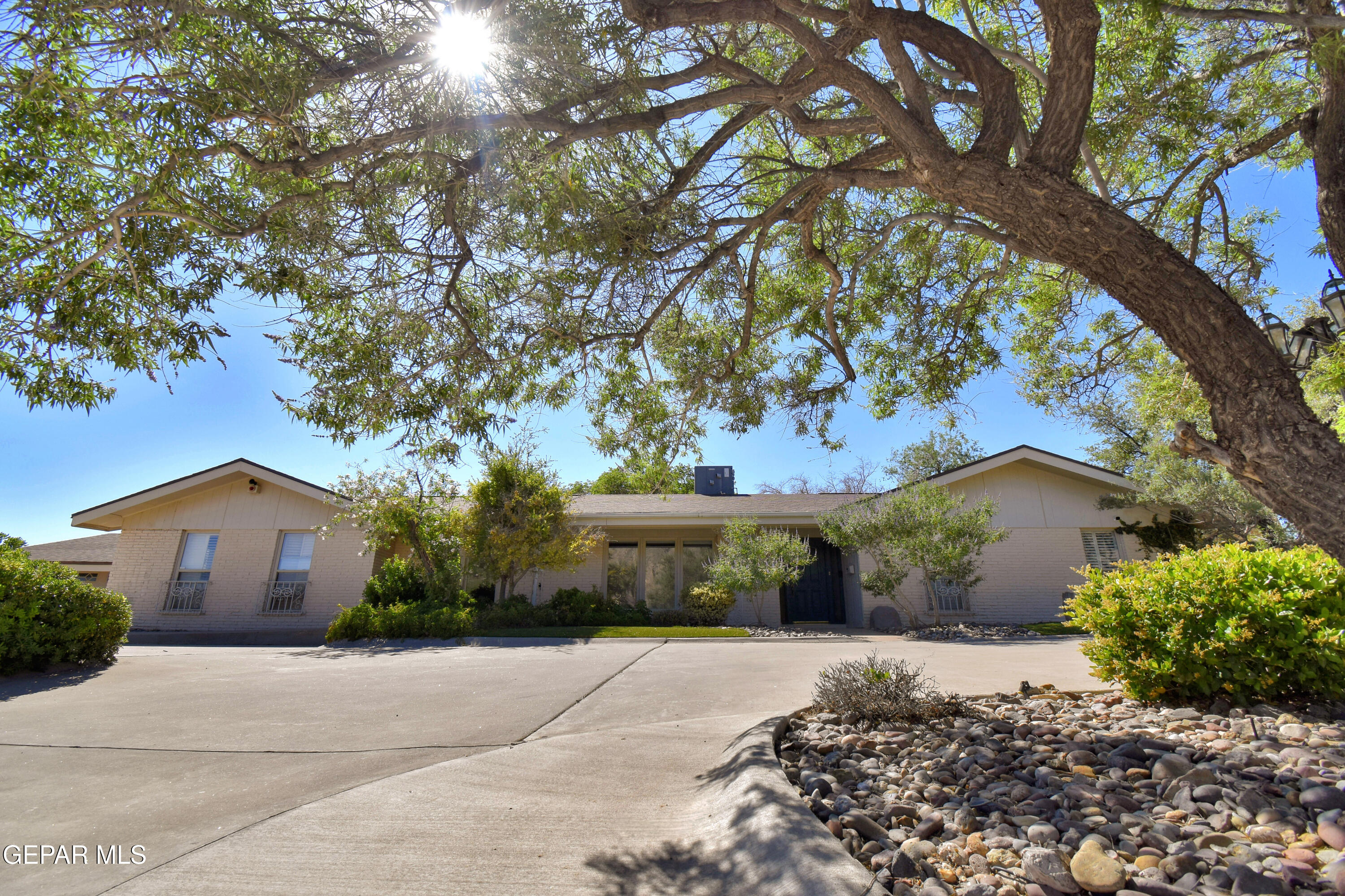 River Oaks Dr, El Paso, TX 79912